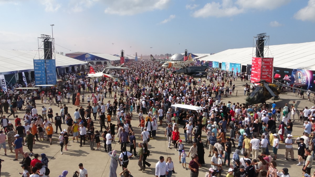 Türkiye'nin gurur kaynağı hava araçlarından geçiş töreni