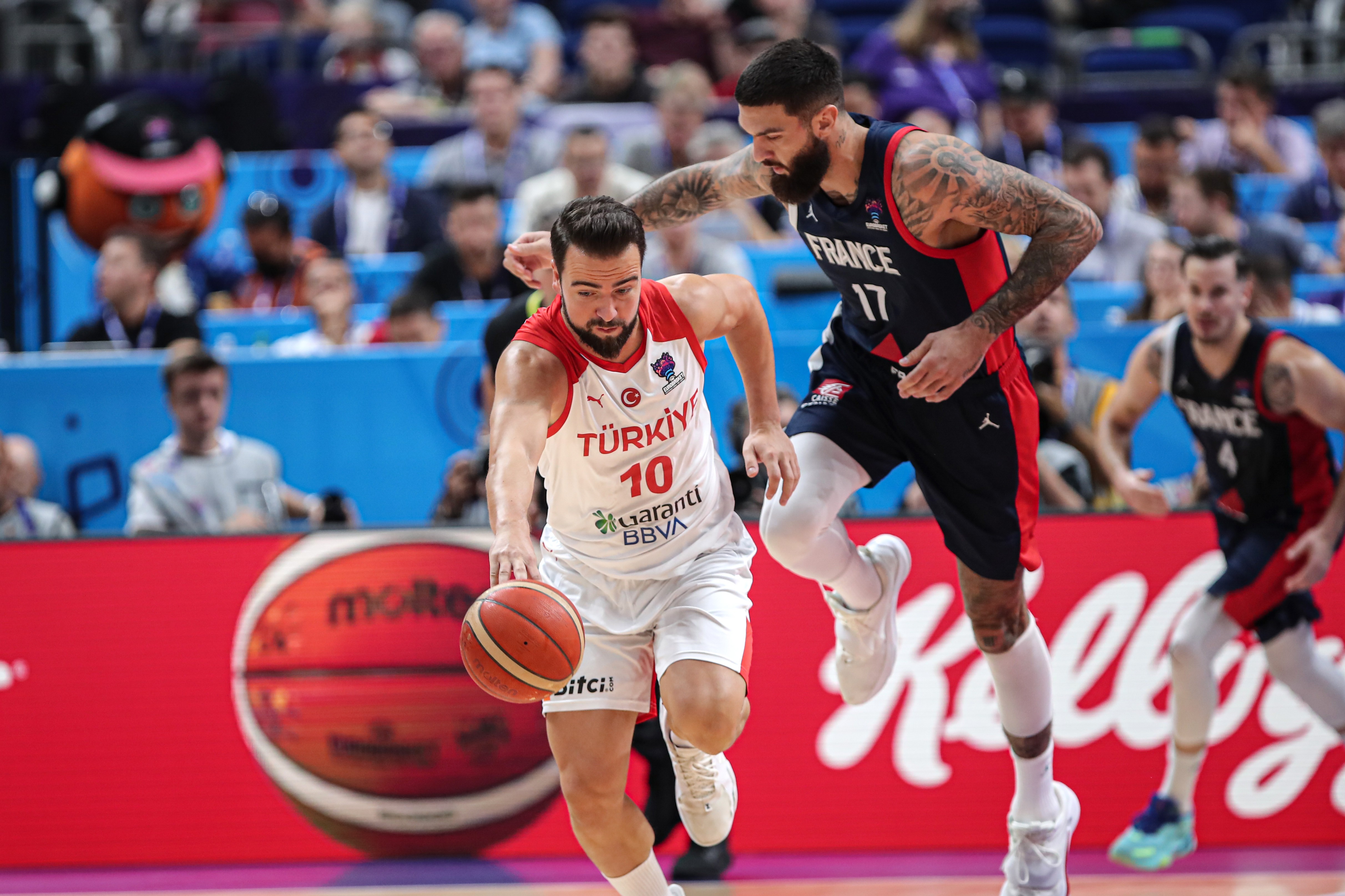 12 Dev Adam, Fransa'ya uzatmada mağlup oldu