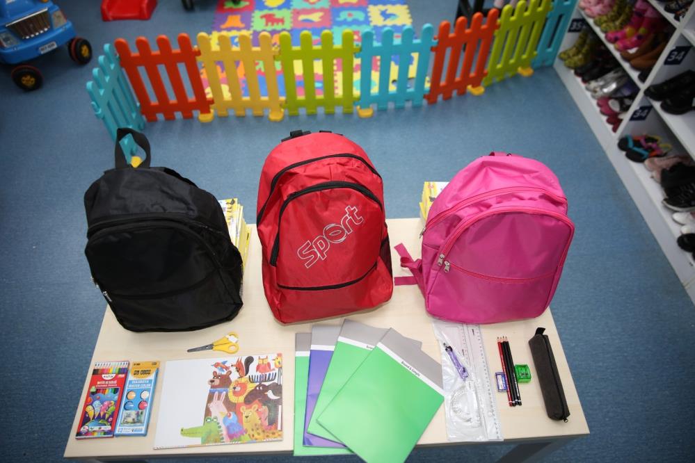 Küçükçekmece Belediye’sinden ihtiyaç sahibi 3 bin aileye kırtasiye yardımı