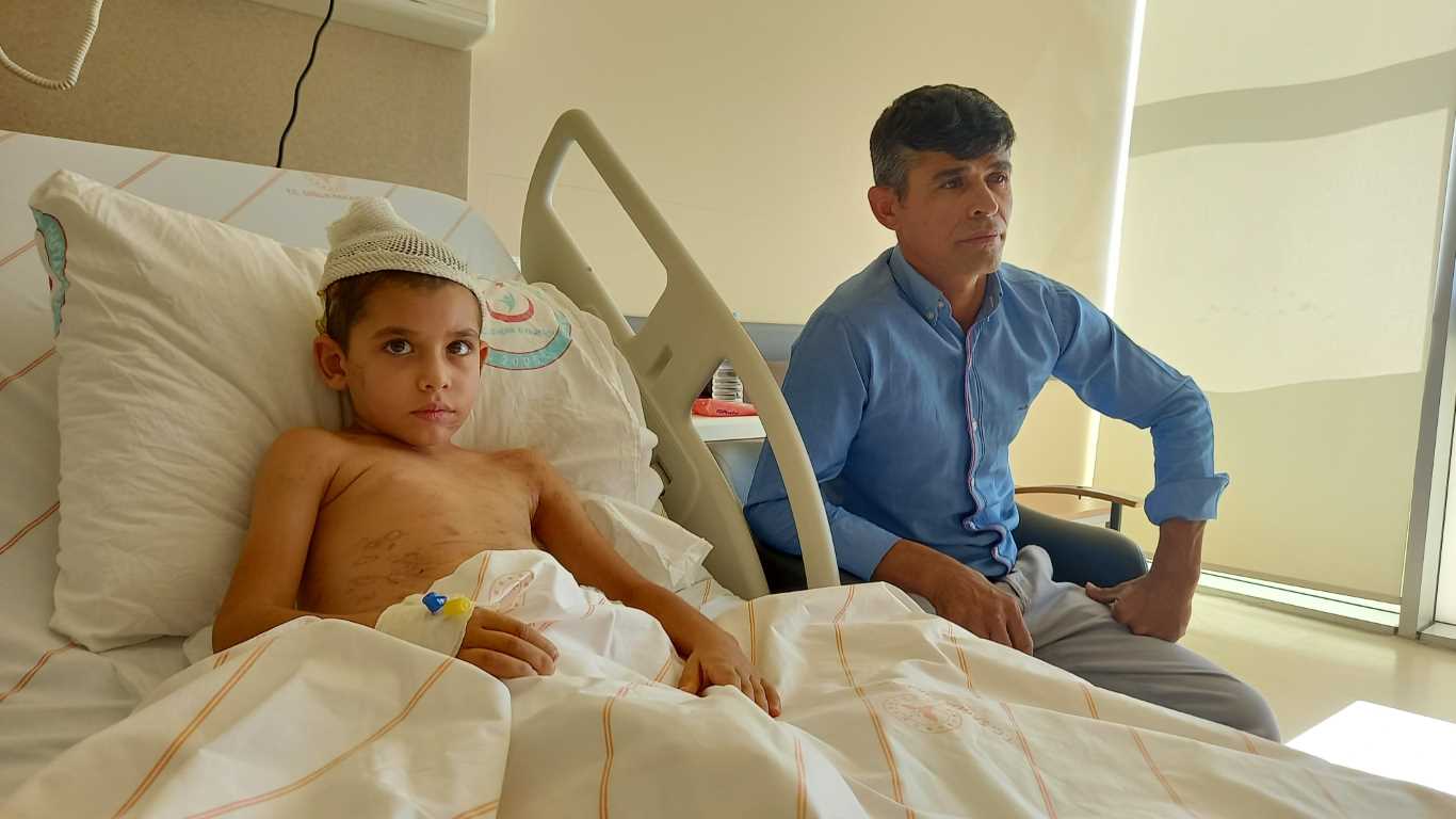 Köpeklerinin saldırısı sonucu yaralanan çocuk 22 gün sonra taburcu oldu