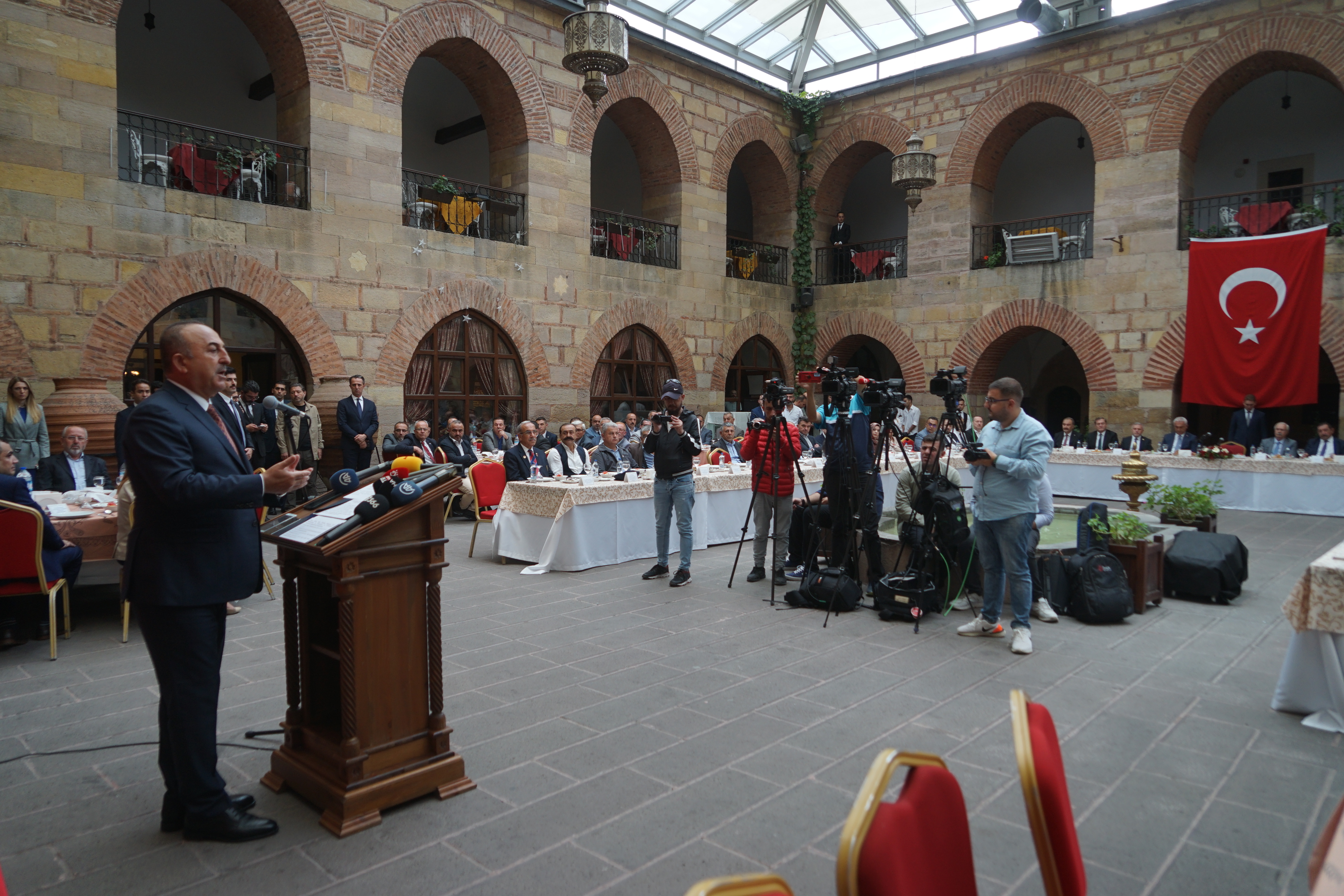 Dışişleri Bakanı Mevlüt Çavuşoğlu: 'Bunu en iyi Yunanistan’ın bilmeli' diyerek uyardı!