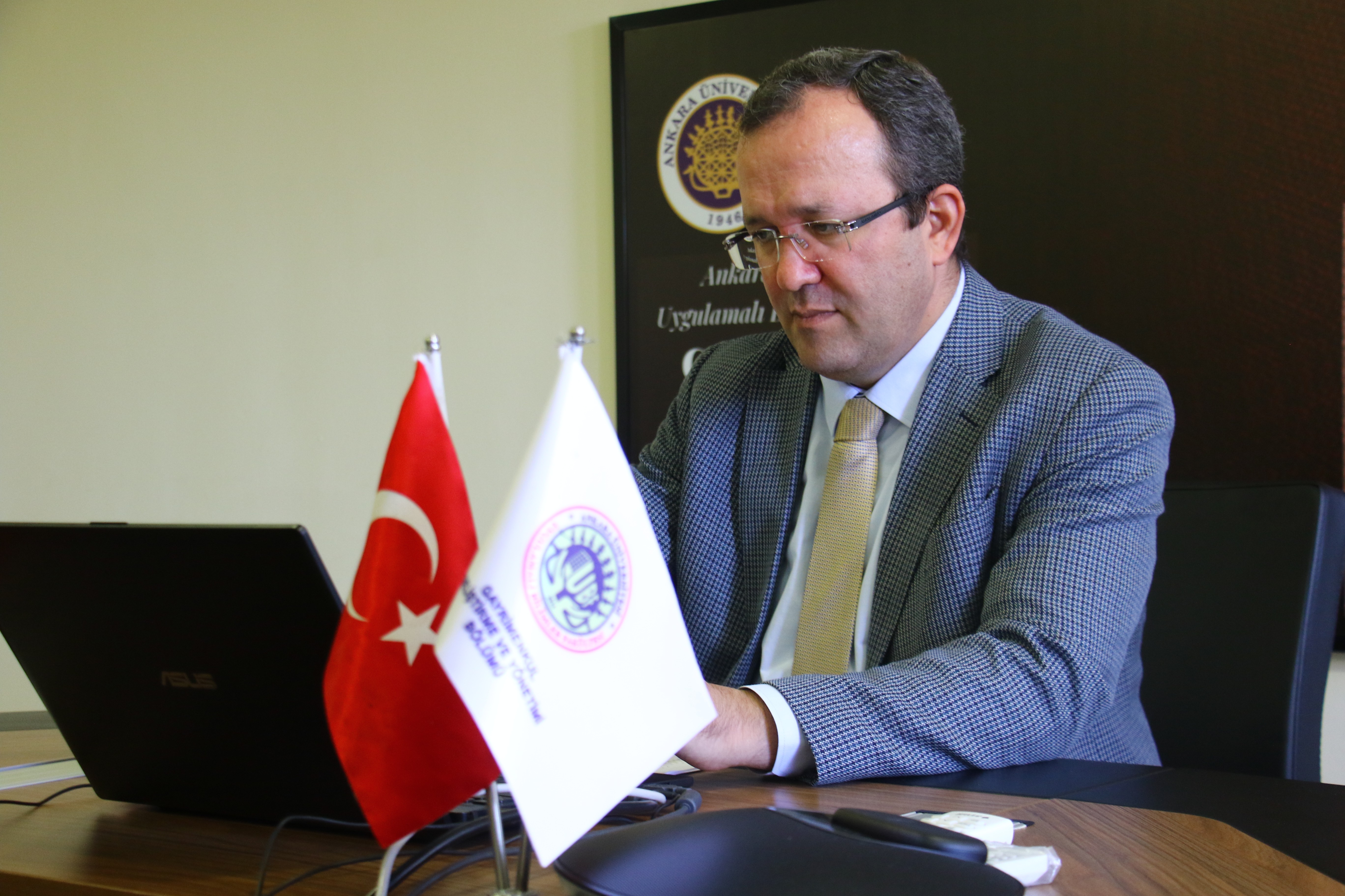 Gayrimenkul profesörü Tanrıvermiş, 'İlk Evim İlk İş Yerim' projesiyle konut fiyatlarında düşme bekliyor