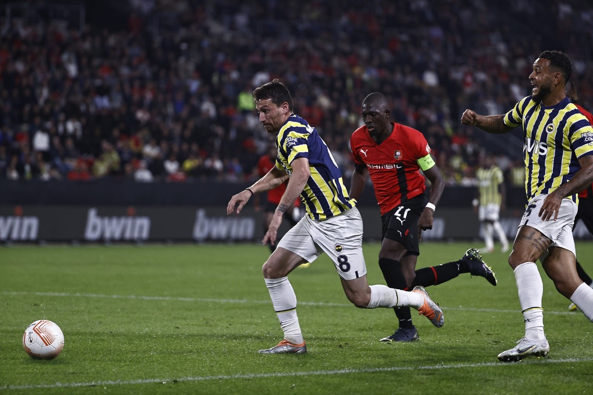 Fenerbahçe, Fransa'da puanı 90+2'de kurtardı!