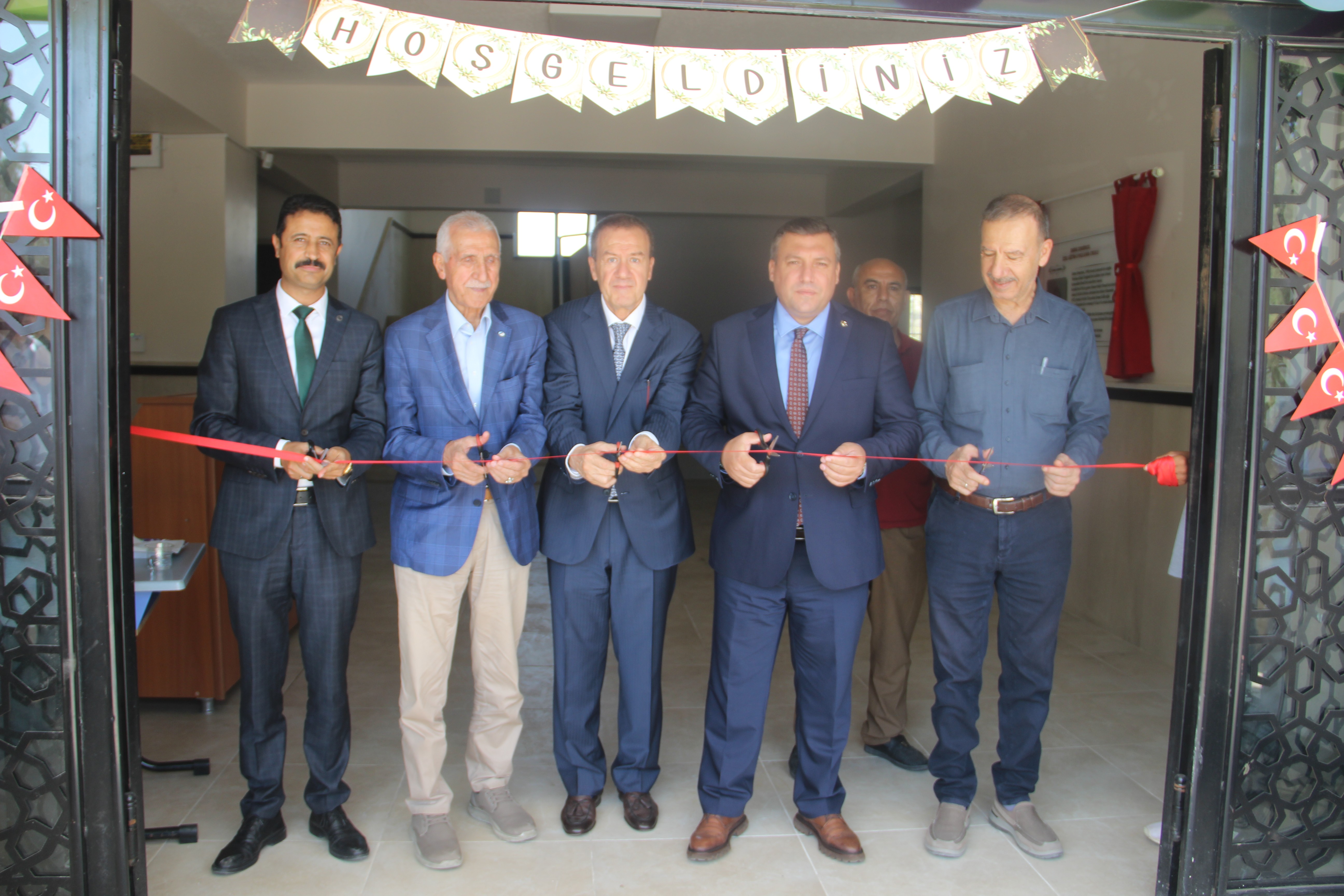 Galatasaray'ın eski yöneticisi Necati Demirkol, özel gereksinimli çocuklar için okul yaptırdı