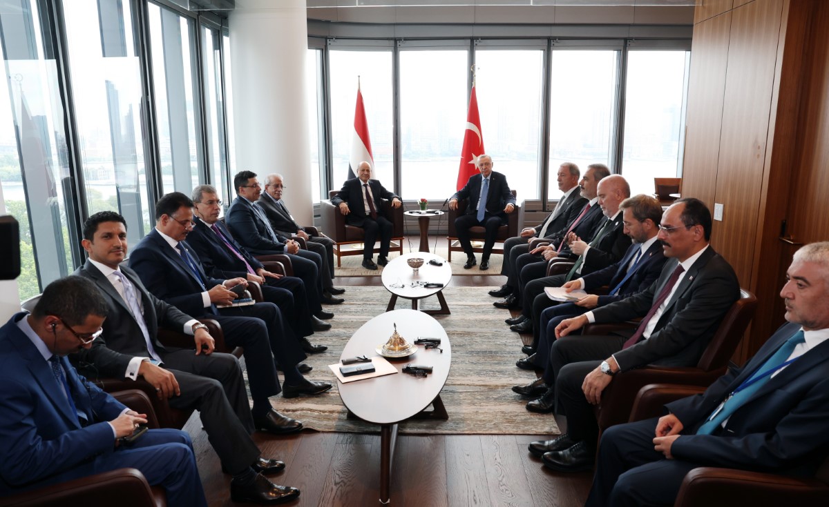 Cumhurbaşkanı Erdoğan, Yemen Cumhurbaşkanlığı Liderlik Konseyi Başkanı el-Alimi ile görüştü