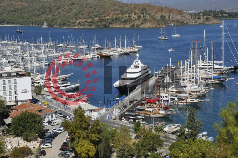 Abramov'un mega yatı 'Titan' Fethiye'de