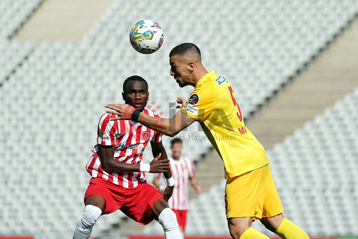 Ümraniyespor ile Kayserispor yenişemedi!