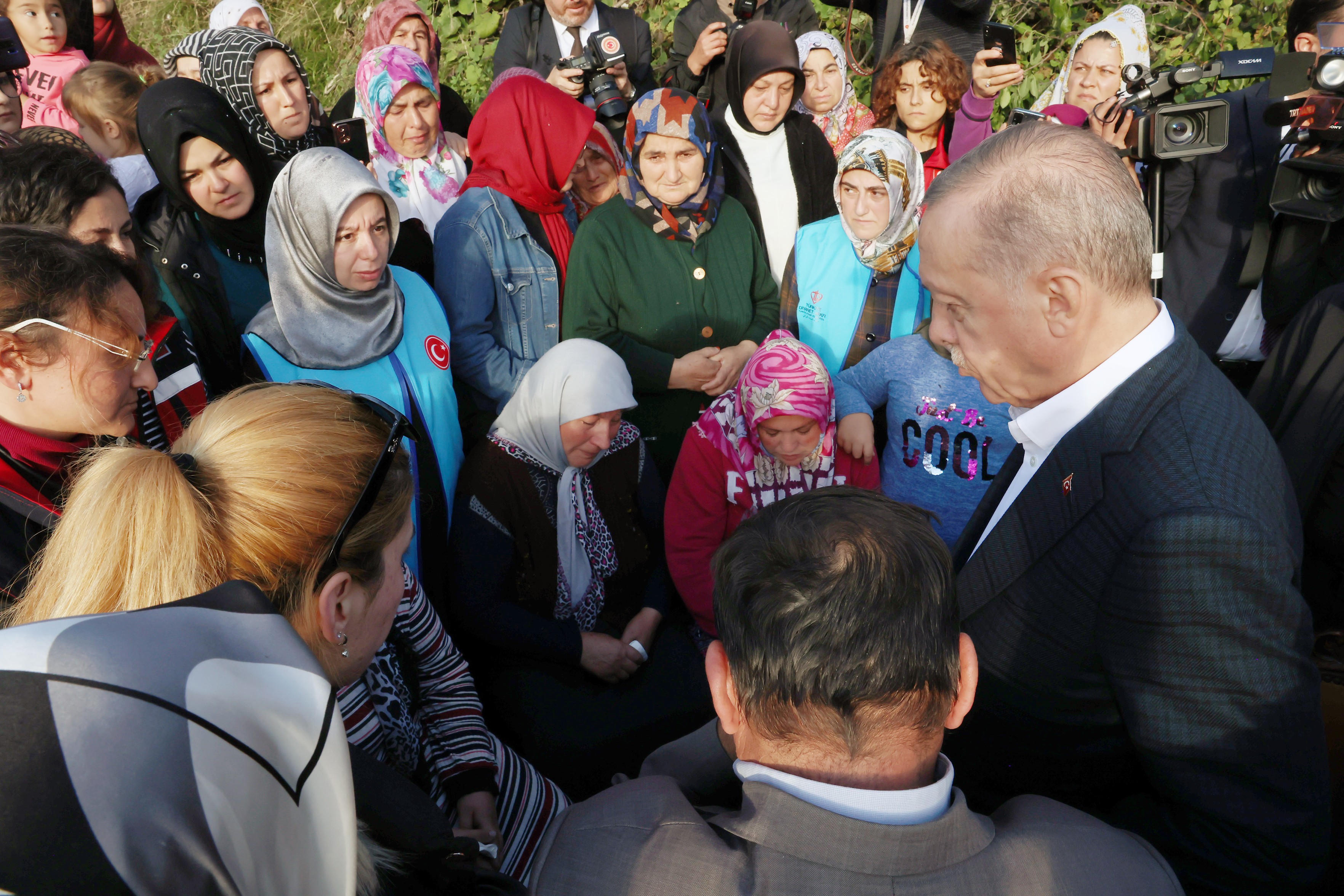 Cumhurbaşkanı Erdoğan, maden kazasında hayatını kaybedenlerin cenaze törenine katıldı
