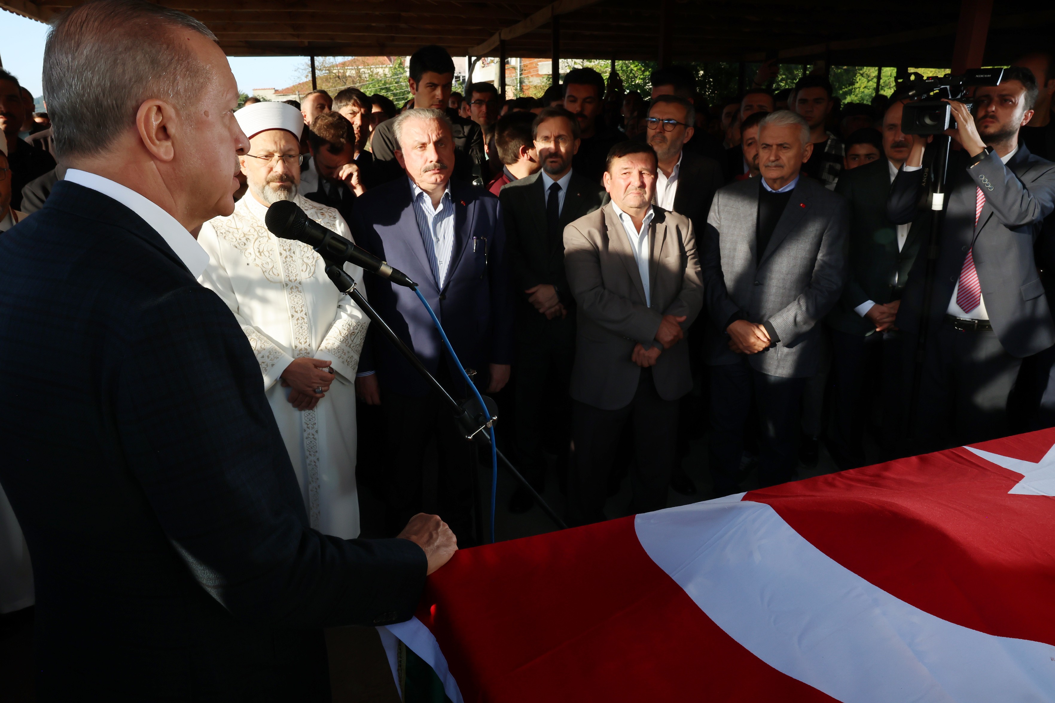 Cumhurbaşkanı Erdoğan, maden kazasında hayatını kaybedenlerin cenaze törenine katıldı