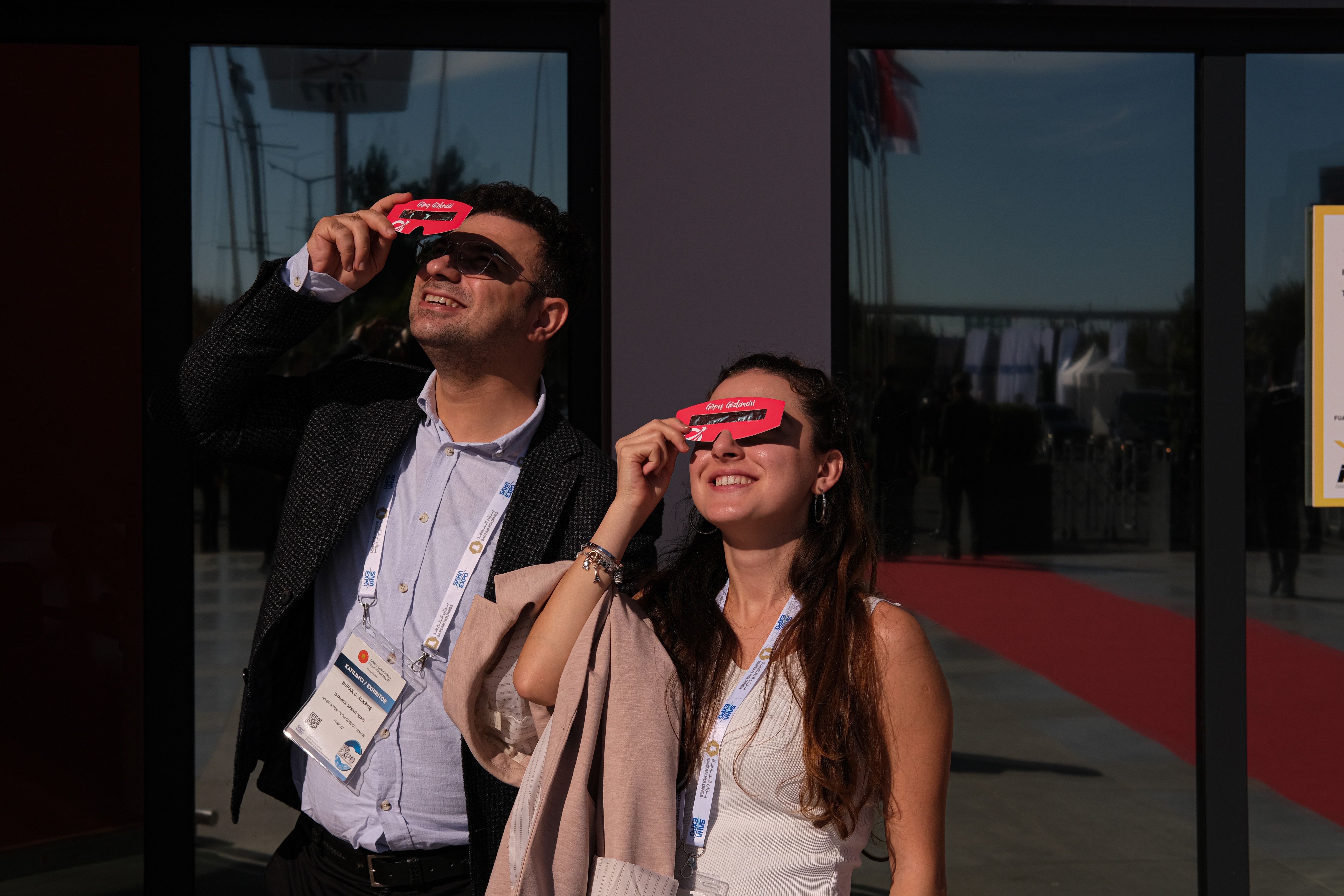 Güneş tutulması İstanbul’da merakla izlendi