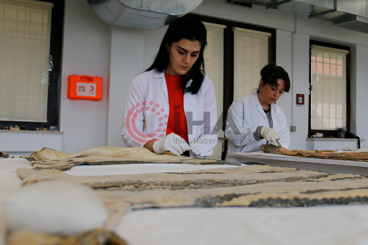 Padişahların özel kaftanları restore ediliyor