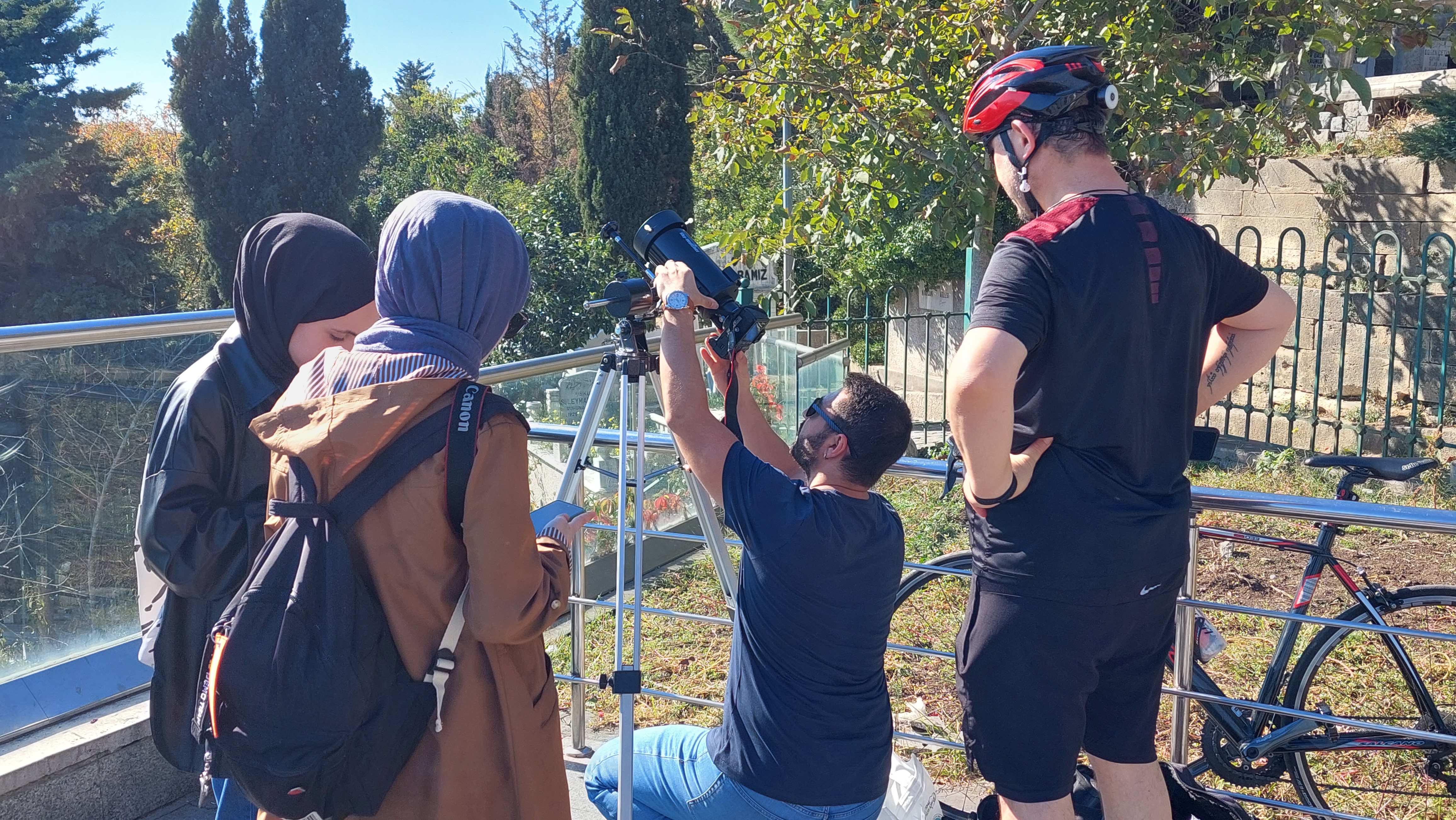 Güneş tutulması İstanbul’da merakla izlendi