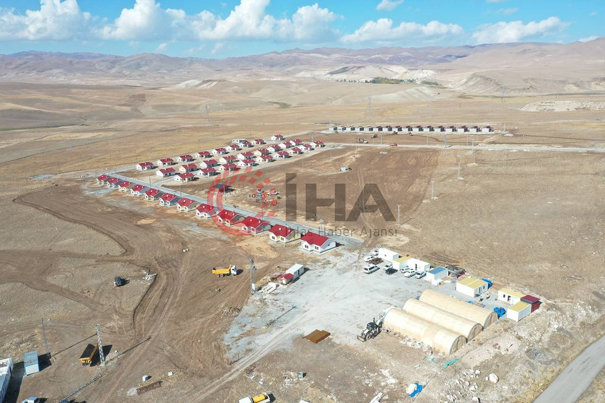 Van’daki deprem konutları için anahtar teslimi