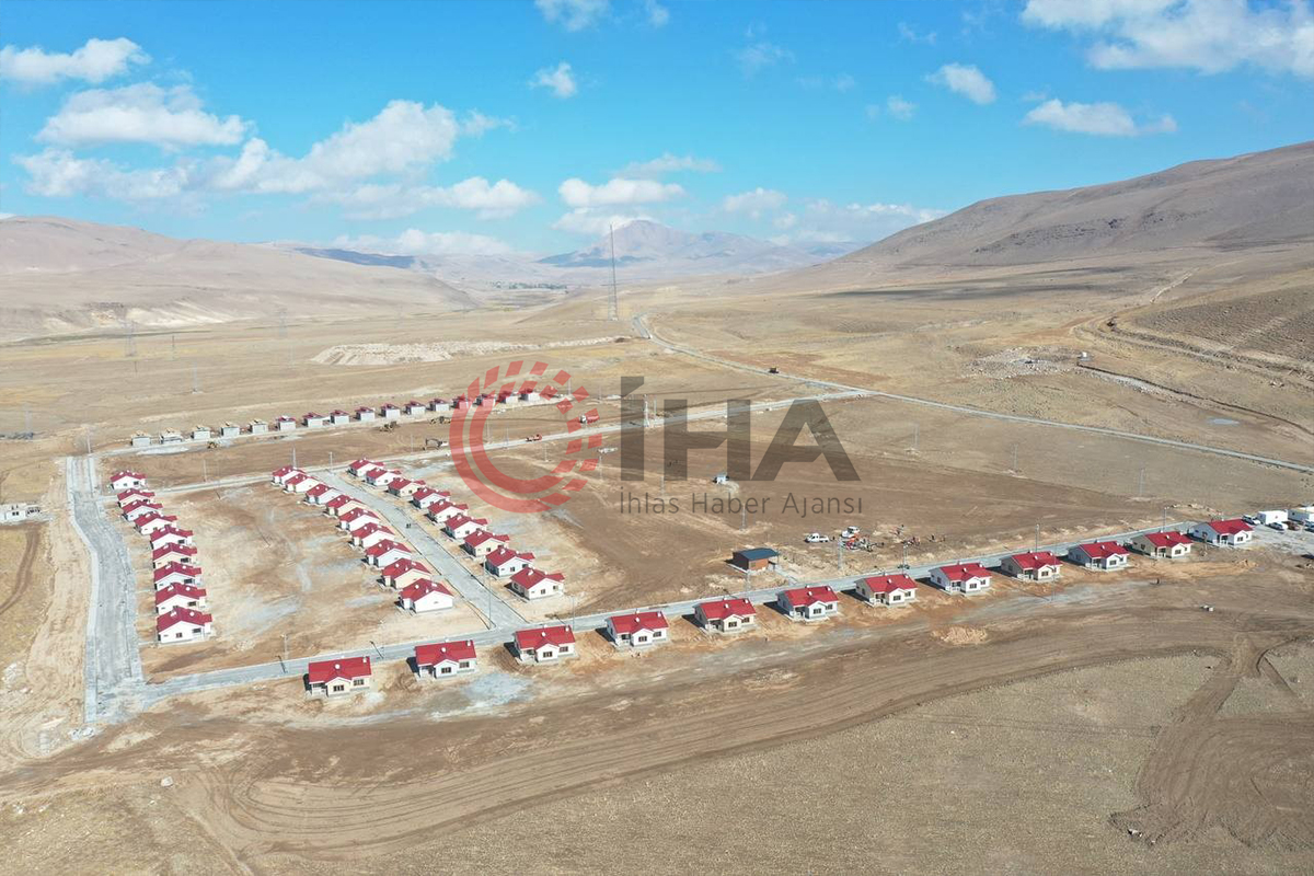 Van’daki deprem konutları için anahtar teslimi