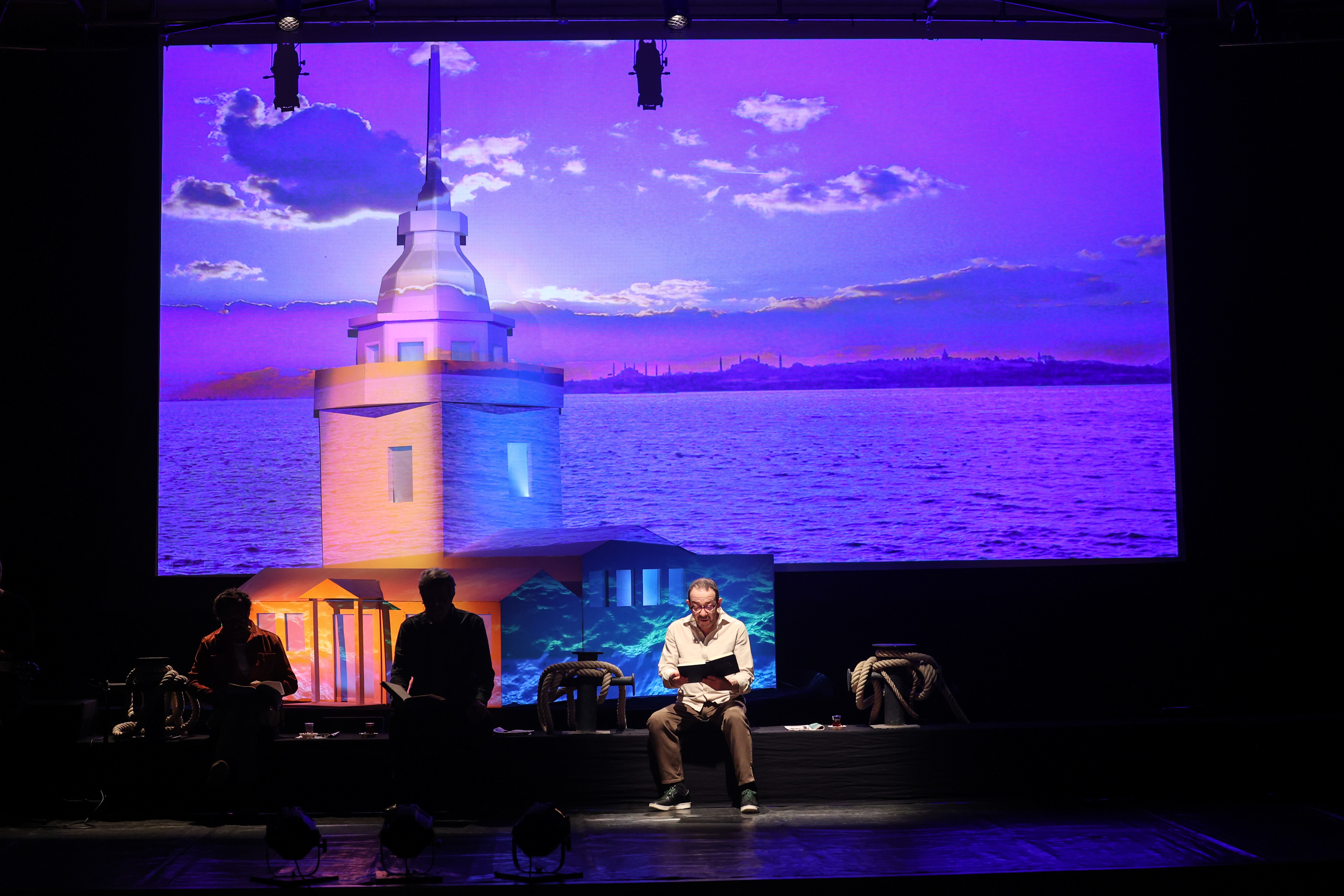 İş Sanat’ın dinletileri Ümit Yaşar Oğuzcan şiirleri ile başladı