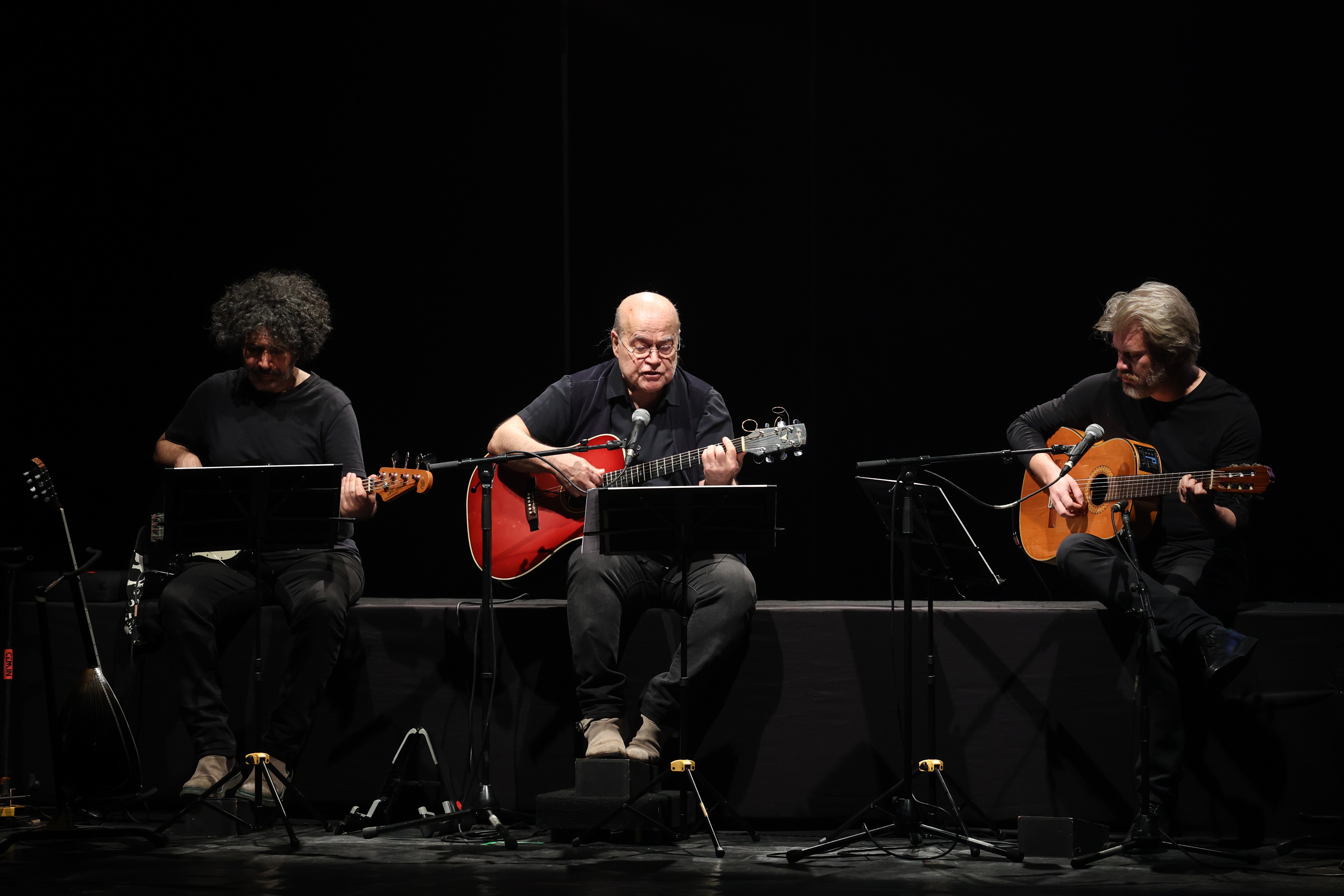 İş Sanat’ın dinletileri Ümit Yaşar Oğuzcan şiirleri ile başladı