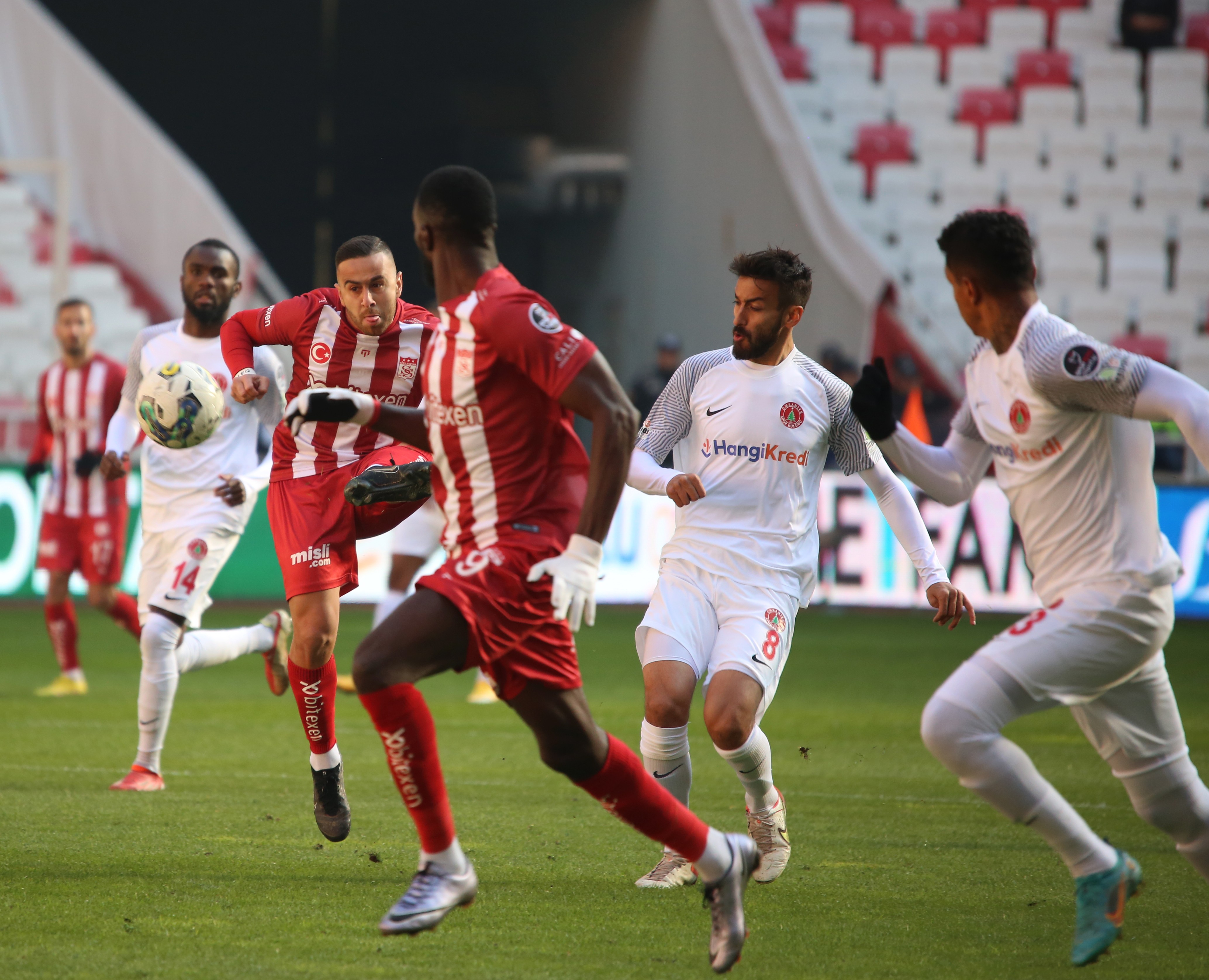 Sivasspor ile Ümraniyespor puanları paylaştı