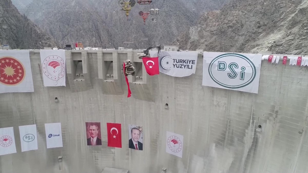 Cumhurbaşkanı Erdoğan: 'Cumhuriyet tarihinin en gurur verici eseri'