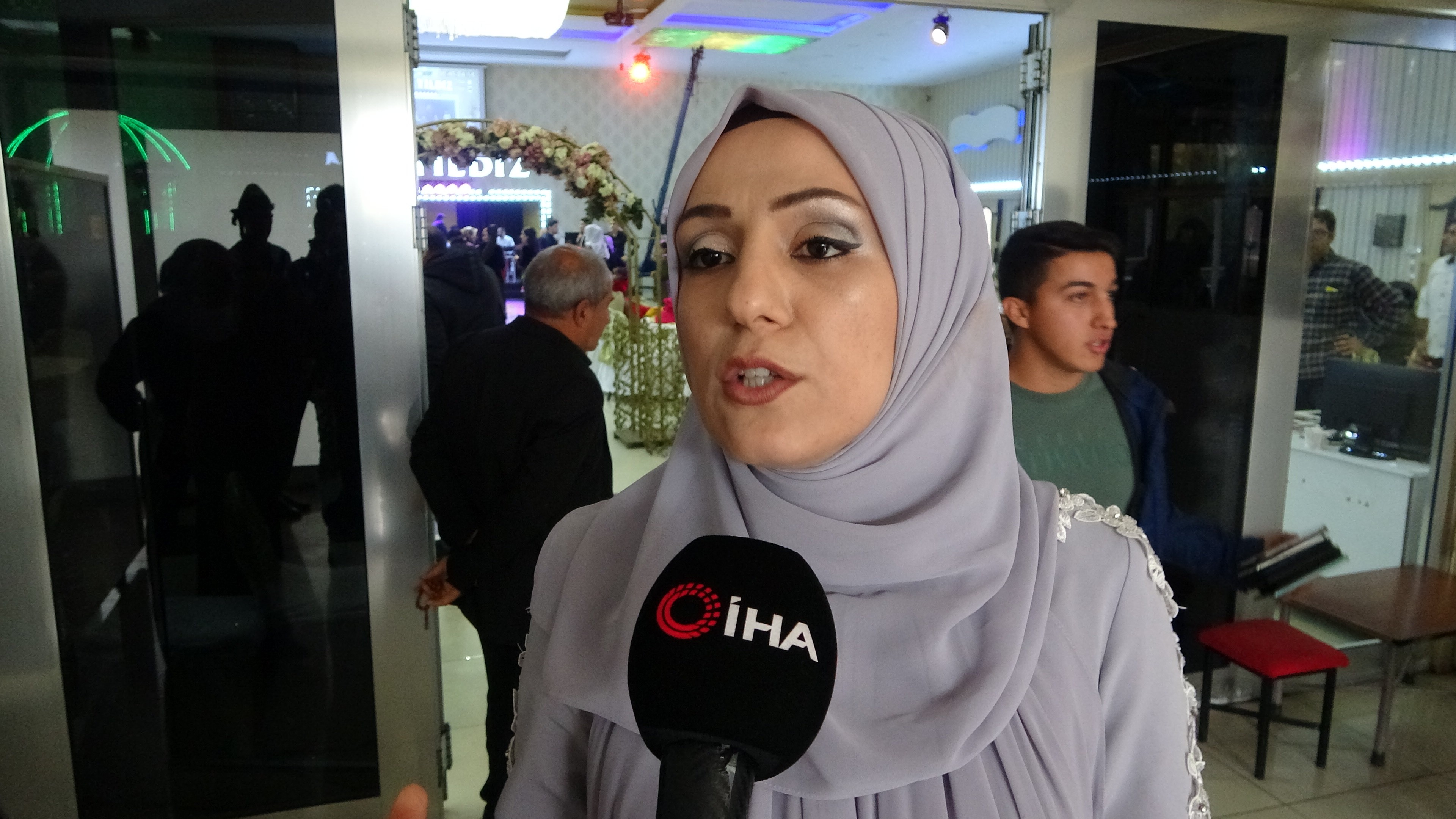 Aile dağdan kurtardıkları oğullarına askerlik sonrası nişan yaptı