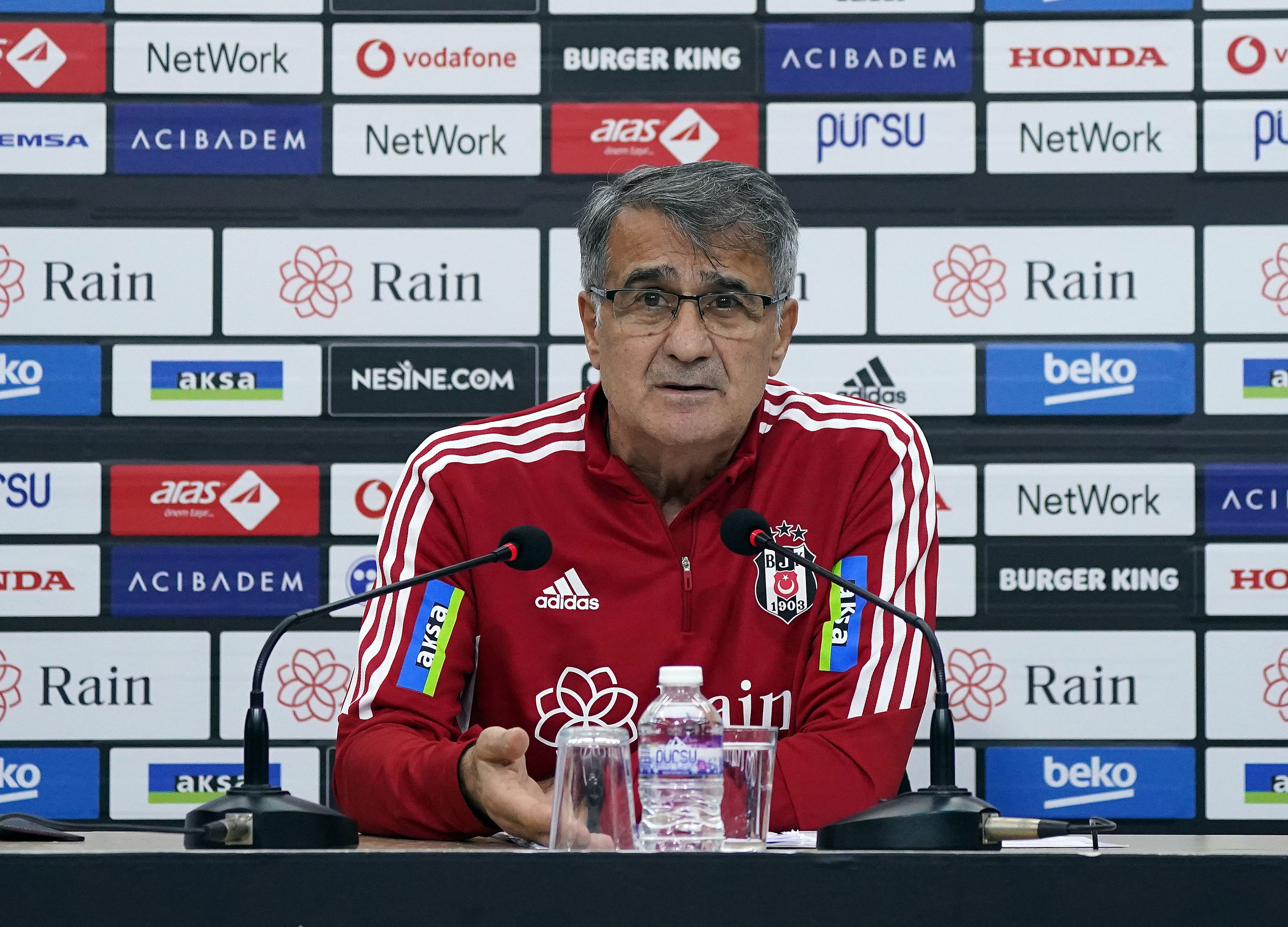 Şenol Güneş: 'Brezilya gibi bir oyun istiyorum'