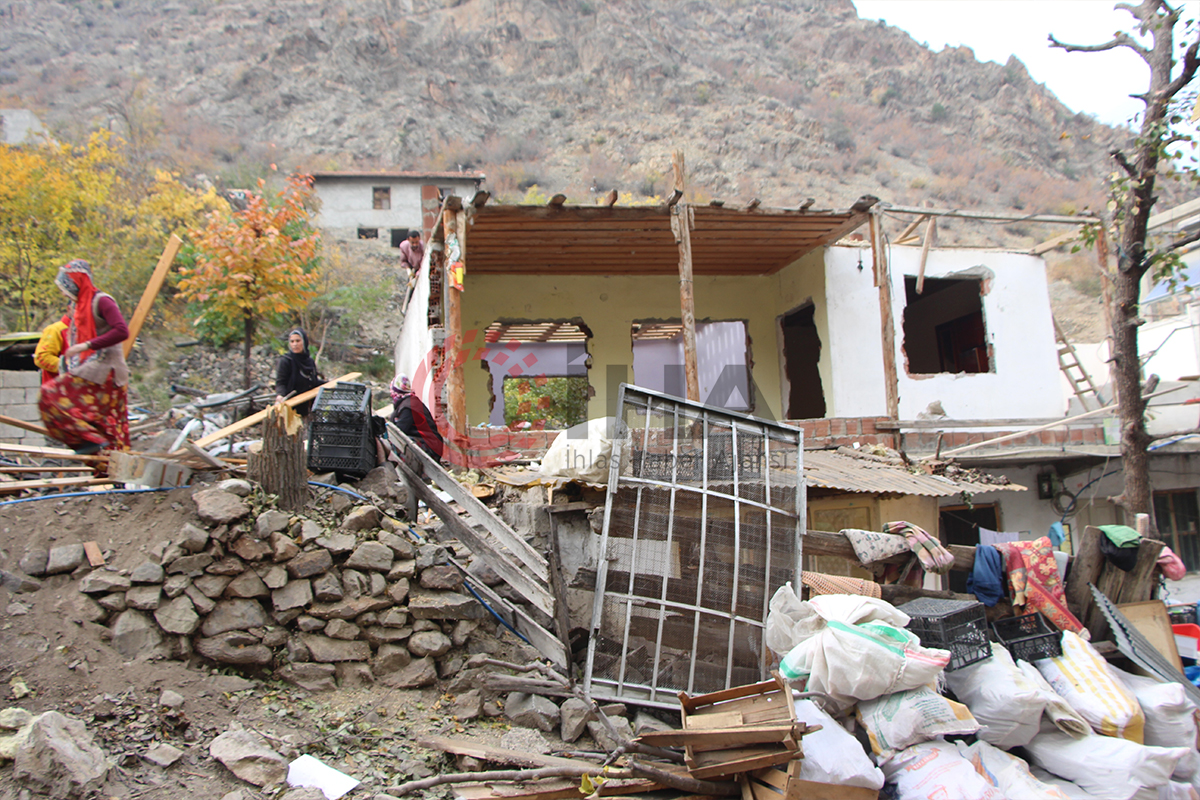 Yusufeli Barajı'nın kapakları kapatıldı, ilk sular altında kalacak köylerde telaş başladı