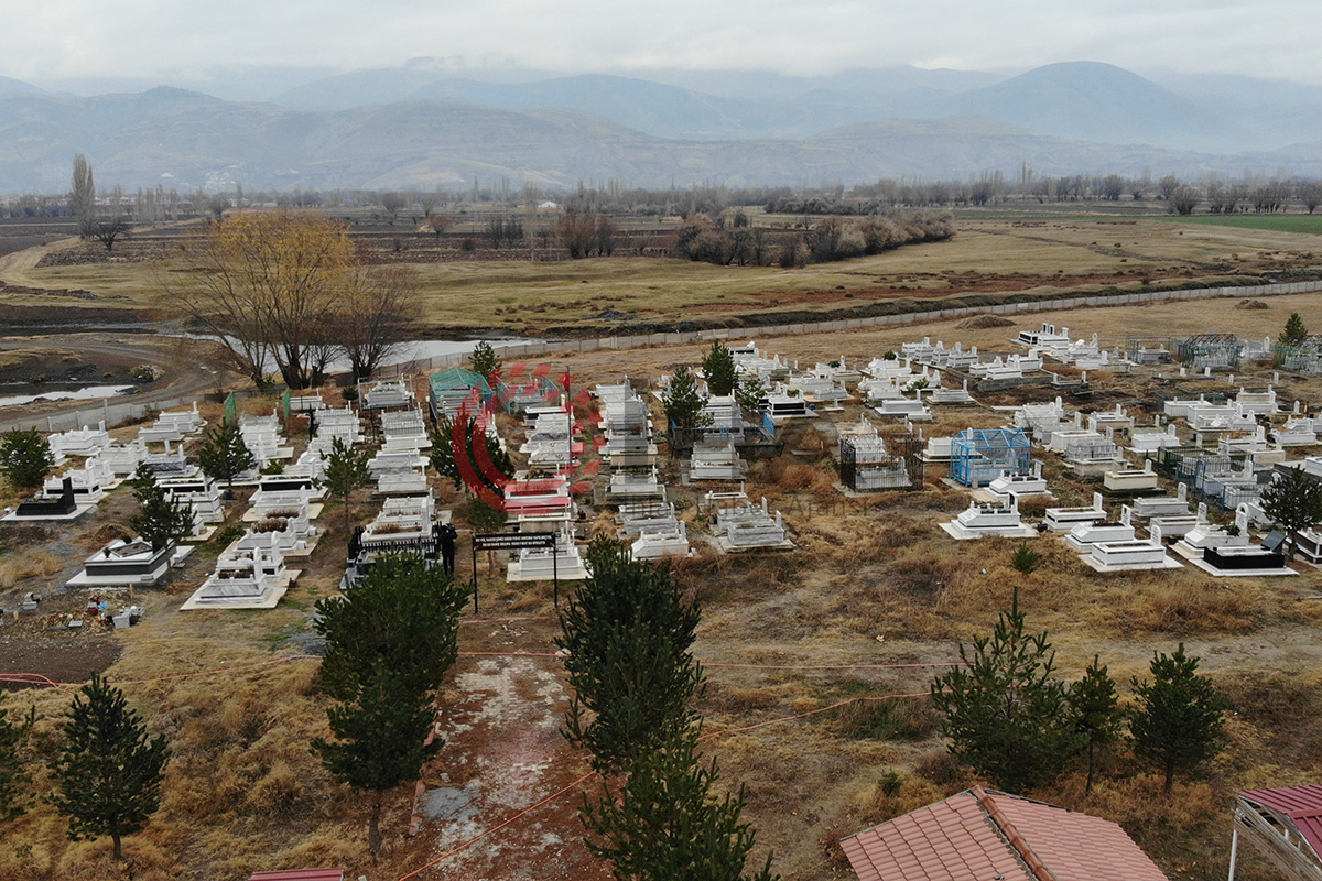 Teröre verilen ilk şehit Süleyman Aydın, kabri başında anıldı