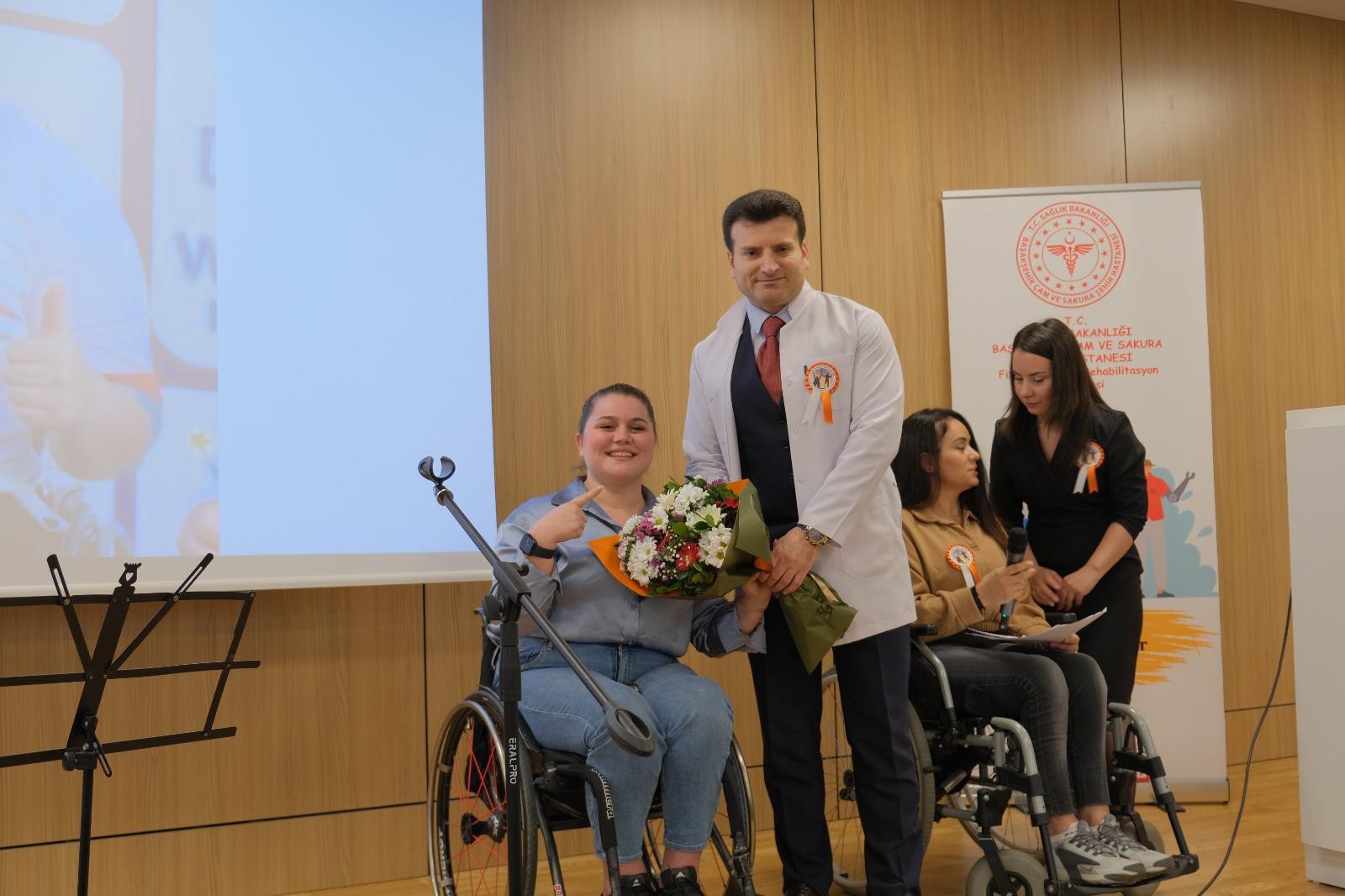 Dramdan doğan başarı engelli sporcu Elif Çelik: 'Müdür okula kabul etmemişti, şimdi Türkiye birinciliğim var'