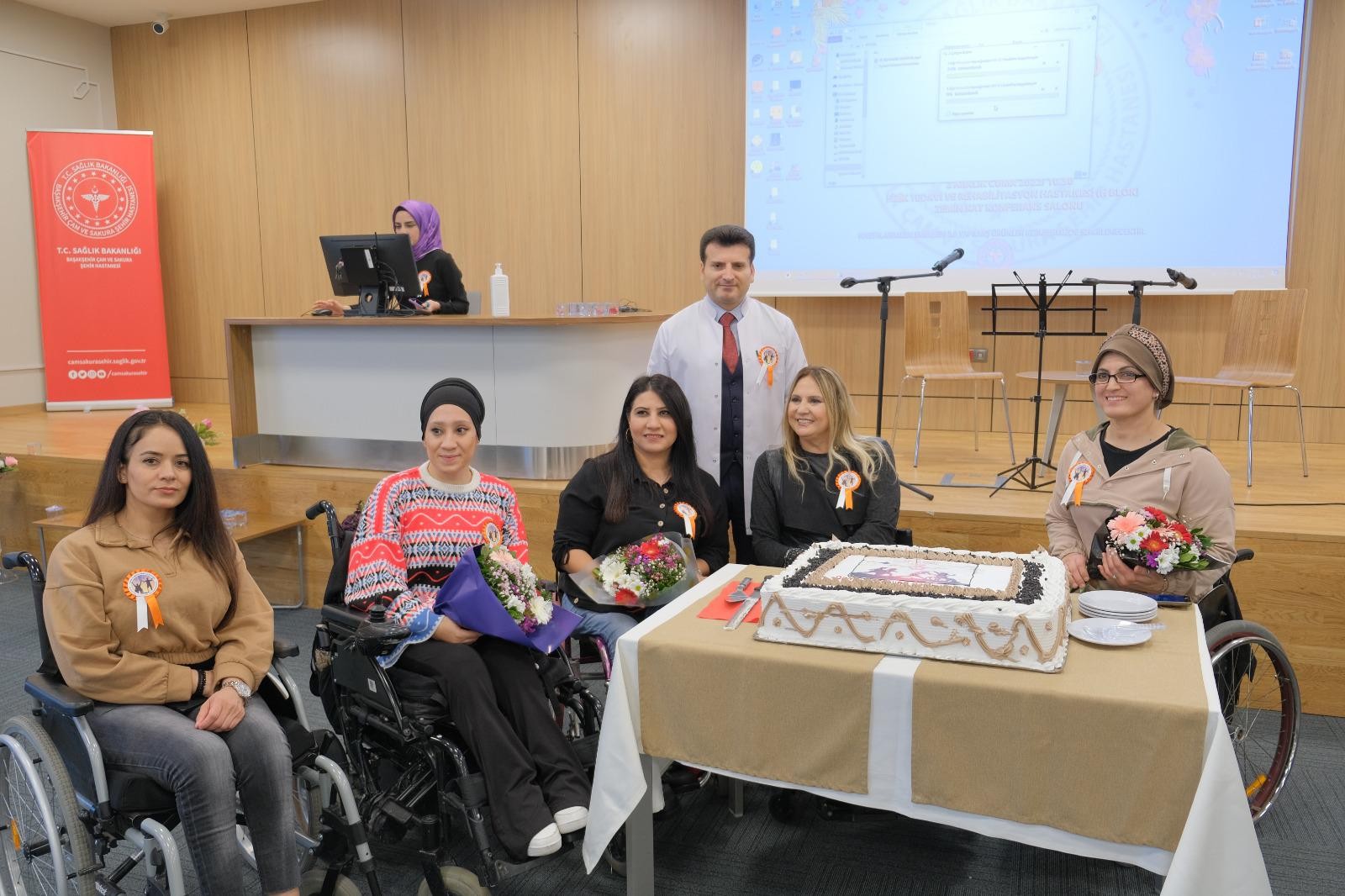 Dramdan doğan başarı engelli sporcu Elif Çelik: 'Müdür okula kabul etmemişti, şimdi Türkiye birinciliğim var'