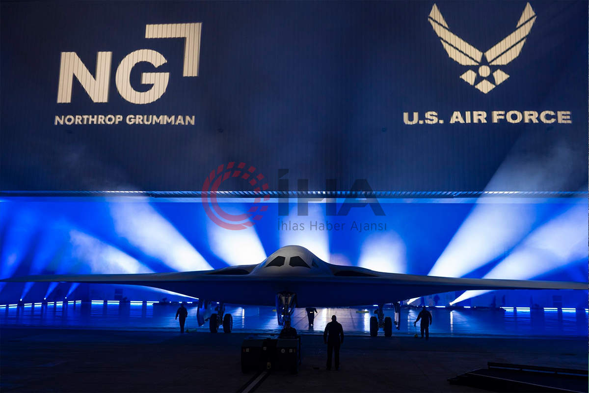 ABD yeni nesil bombardıman uçağı B-21 Raide’ı tanıttı