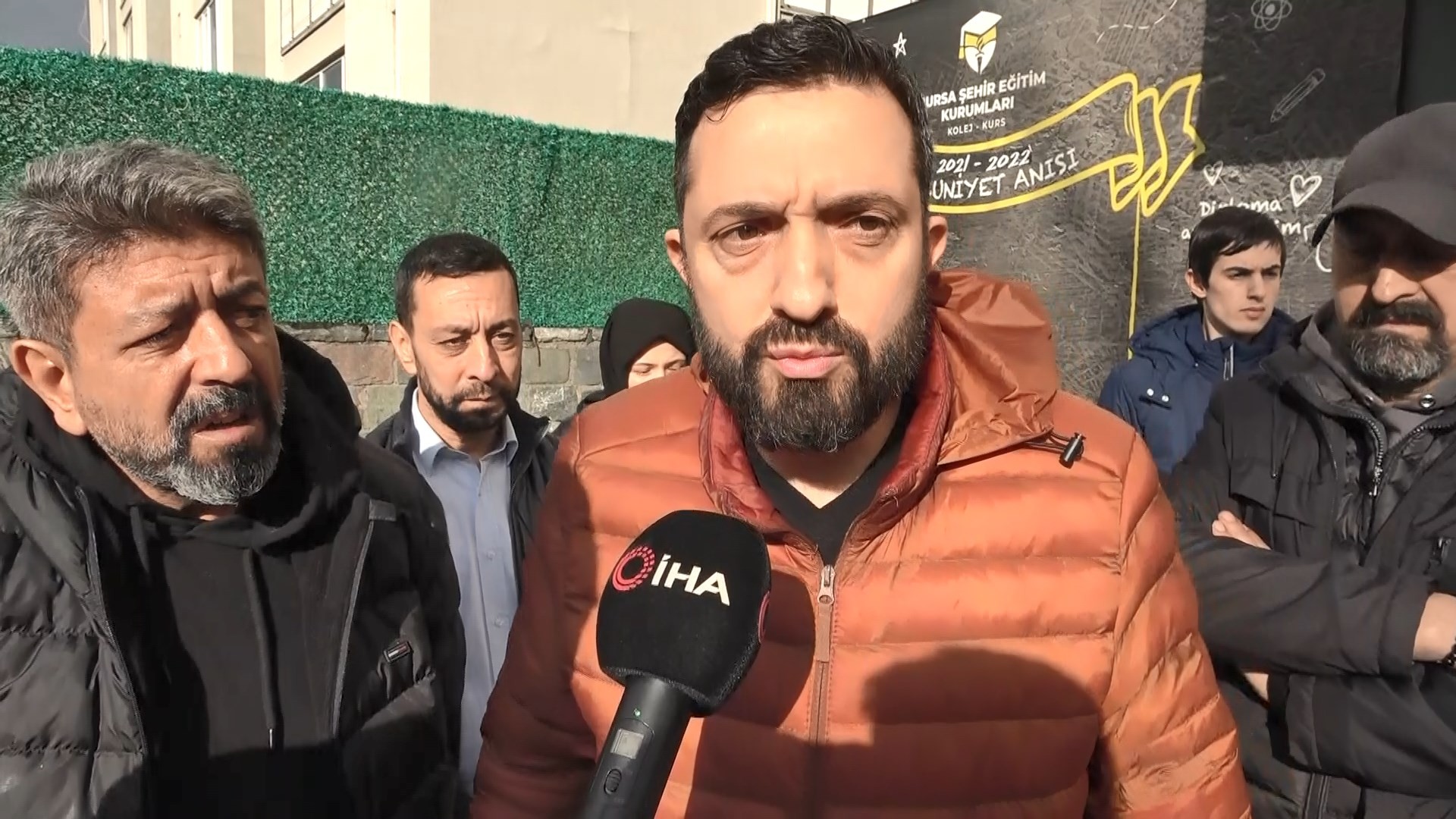 'Baba okul iflas etmiş' dedi, yüzlerce öğrenci mağdur oldu