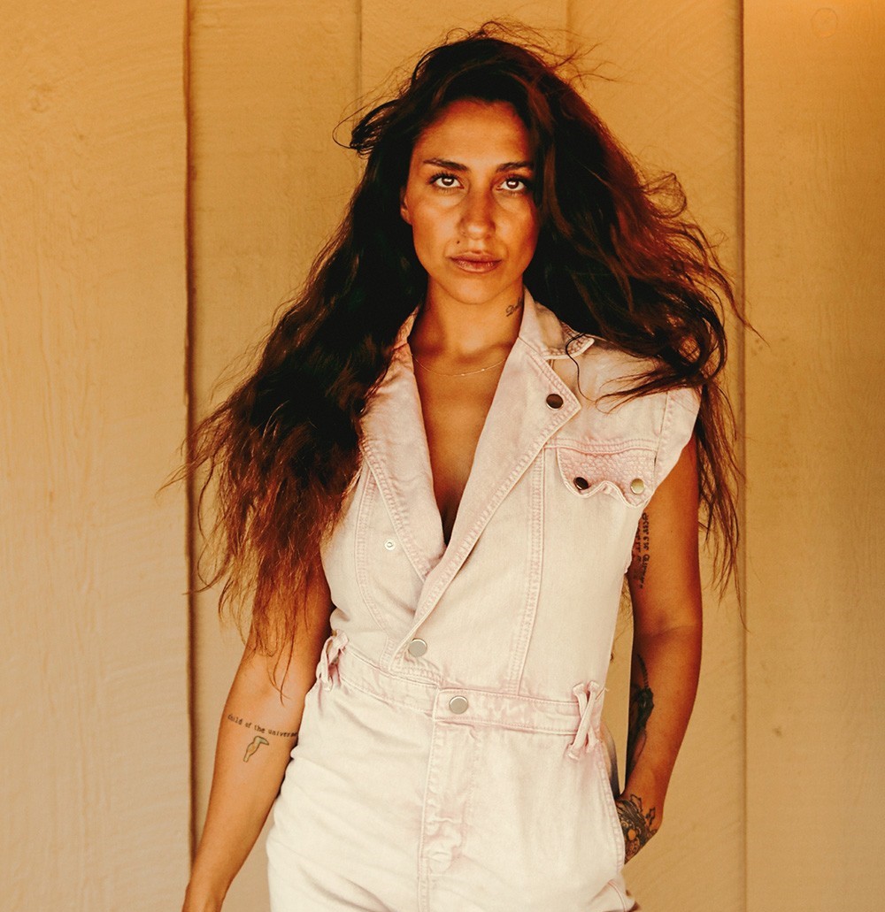 Elif Koyutürk, ‘Saf ve Güzel’ isimli yeni seçkisiyle, SanatBurada’da