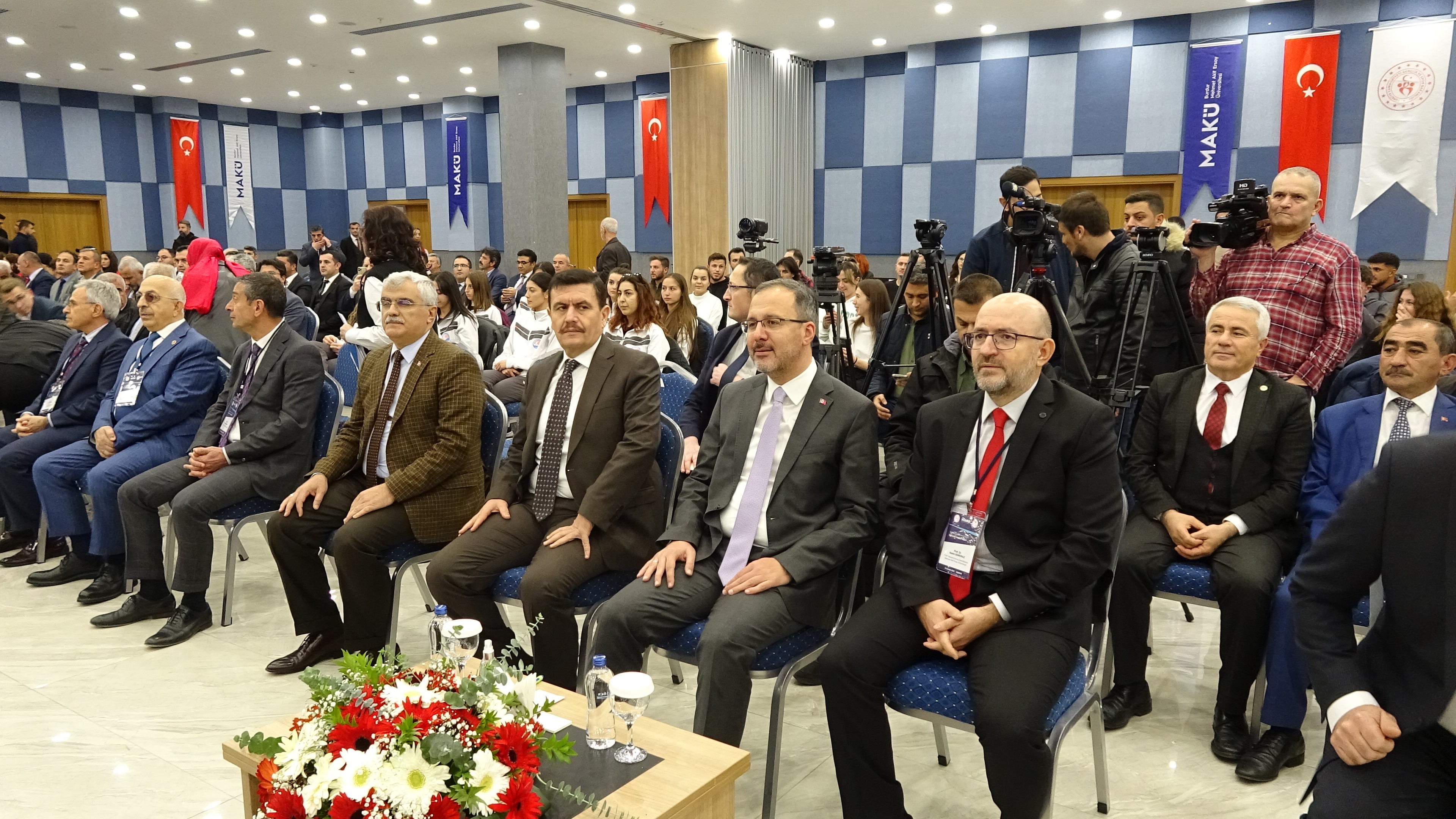 Bakan Kasapoğlu: 'Son 4 yılda uluslararası organizasyonlarda 19 bin 620 adet madalya elde ettik'