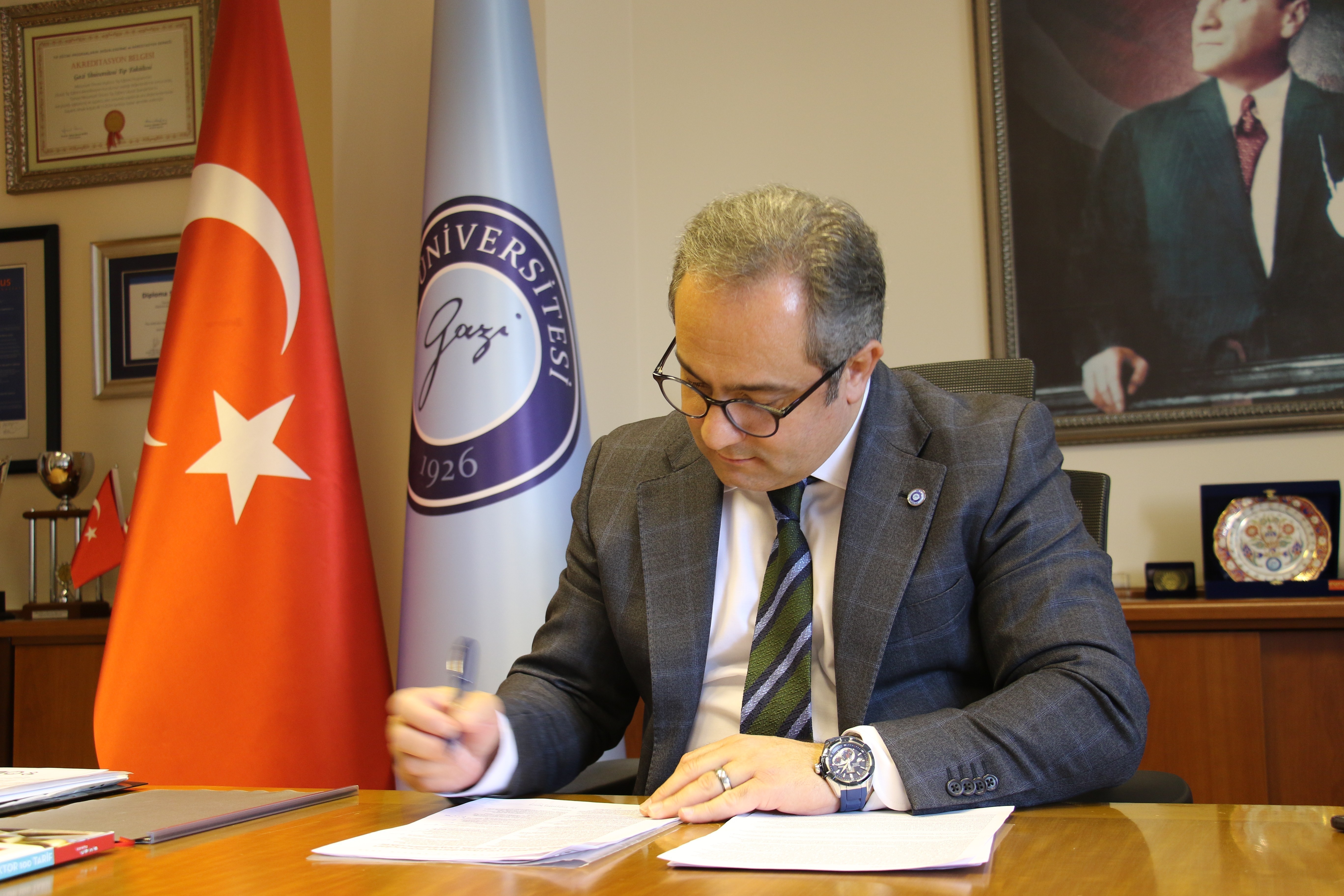 Bilim Kurulu Üyesi Prof. Dr. İlhan: 'Deve gribi için endişe etmeye gerek yok'