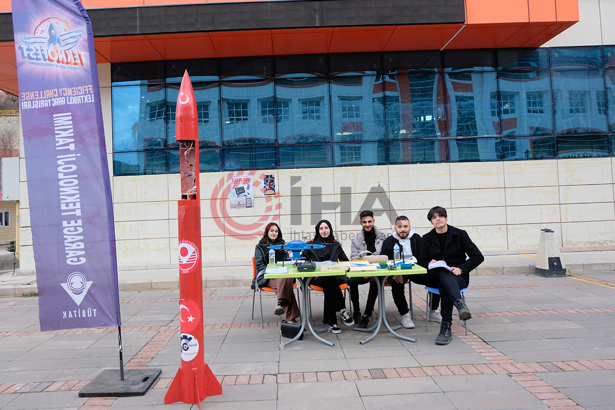 Gümüşhane Üniversitesi öğrencileri 120 kilometre hıza ulaşabilen elektrikli araç yaptı