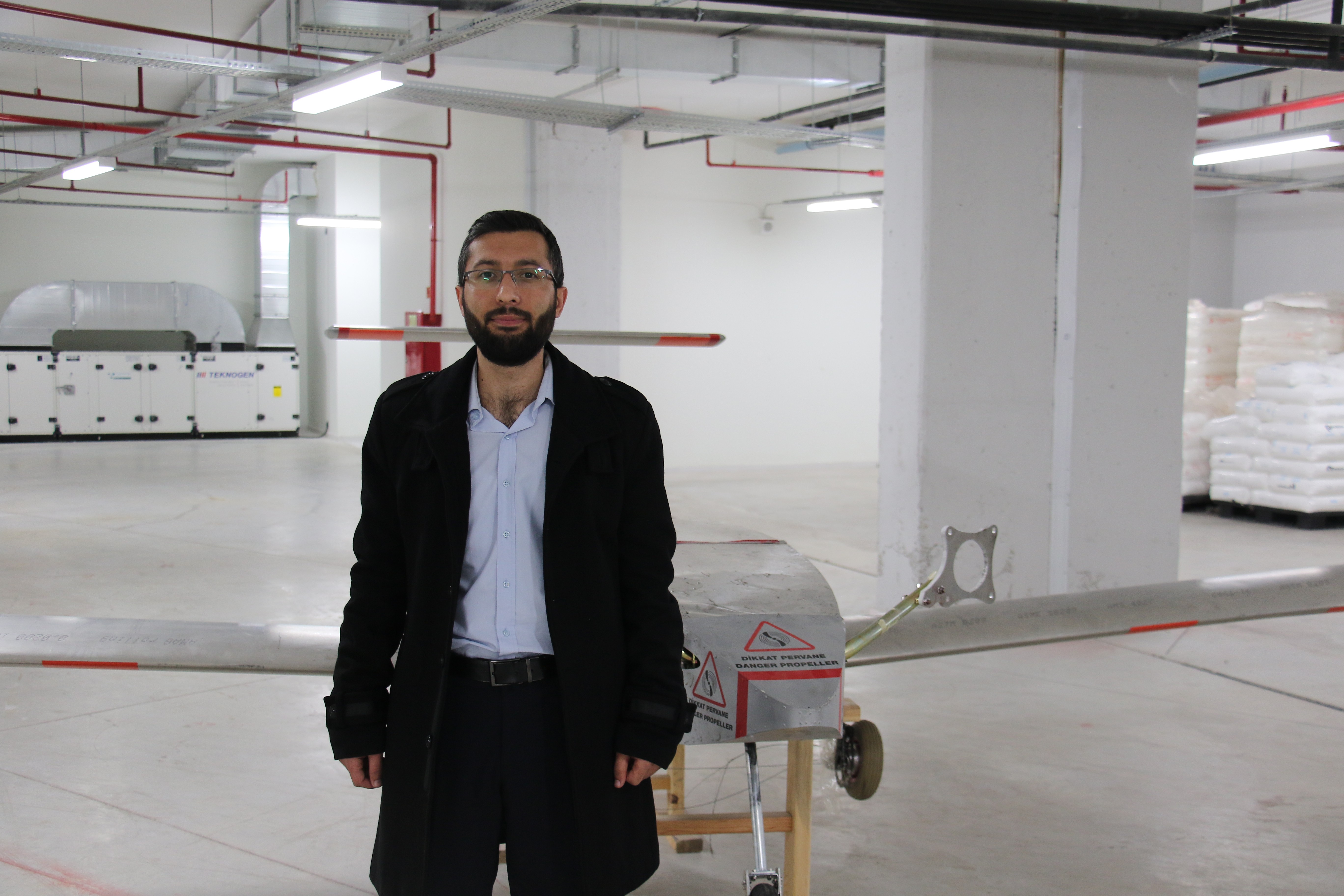 Evinin terasında yaptığı insansız hava aracı, Yunanistan tarafından ilk insansız hava aracı olarak tanıtıldı