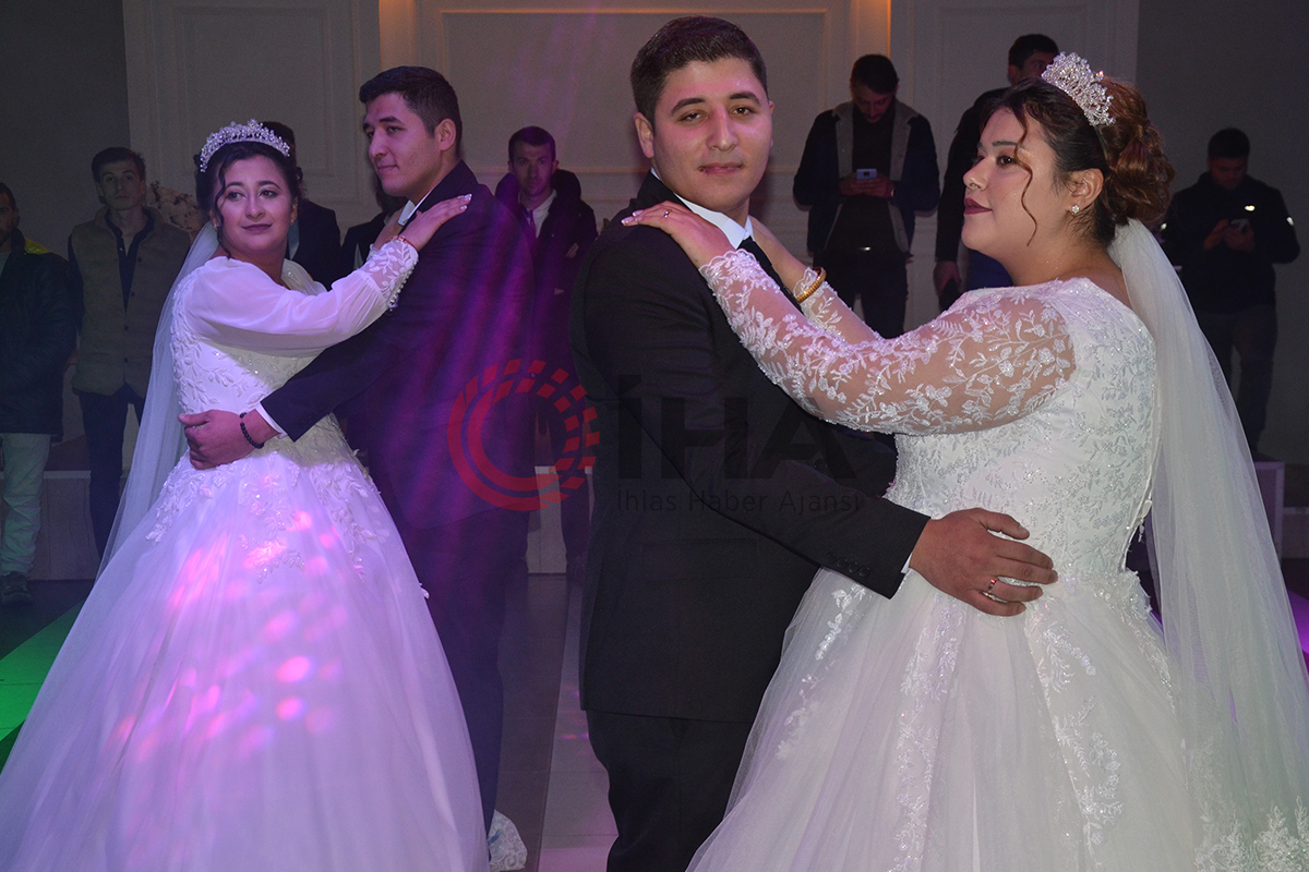 Beraber geldikleri dünyada, beraber dünya evine girdiler