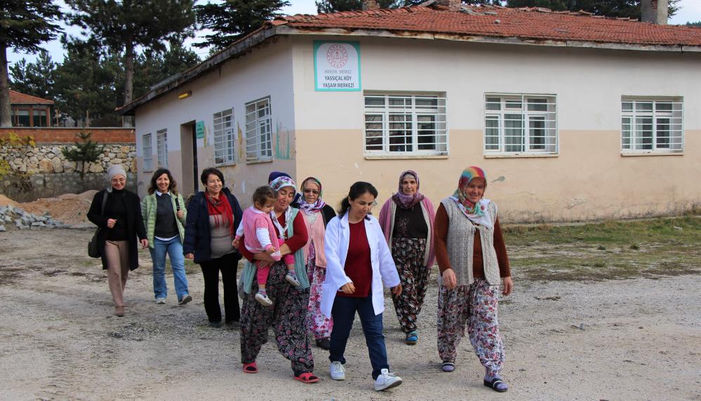 Amasyalı nineler 250 yıllık Yassıçal çuha dokumasını öğreniyor