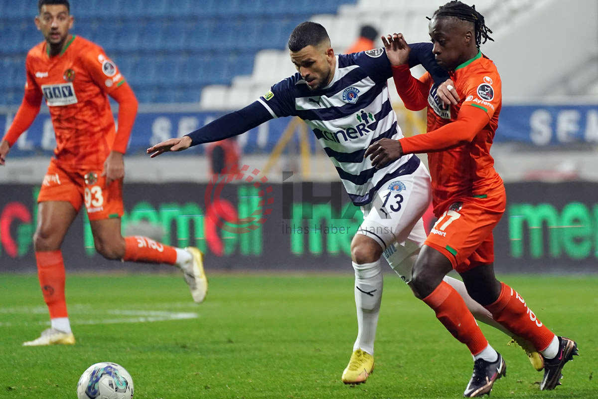 Kasımpaşa 7 maç sonra kazandı! Selçuk İnan 3 puanla tanıştı