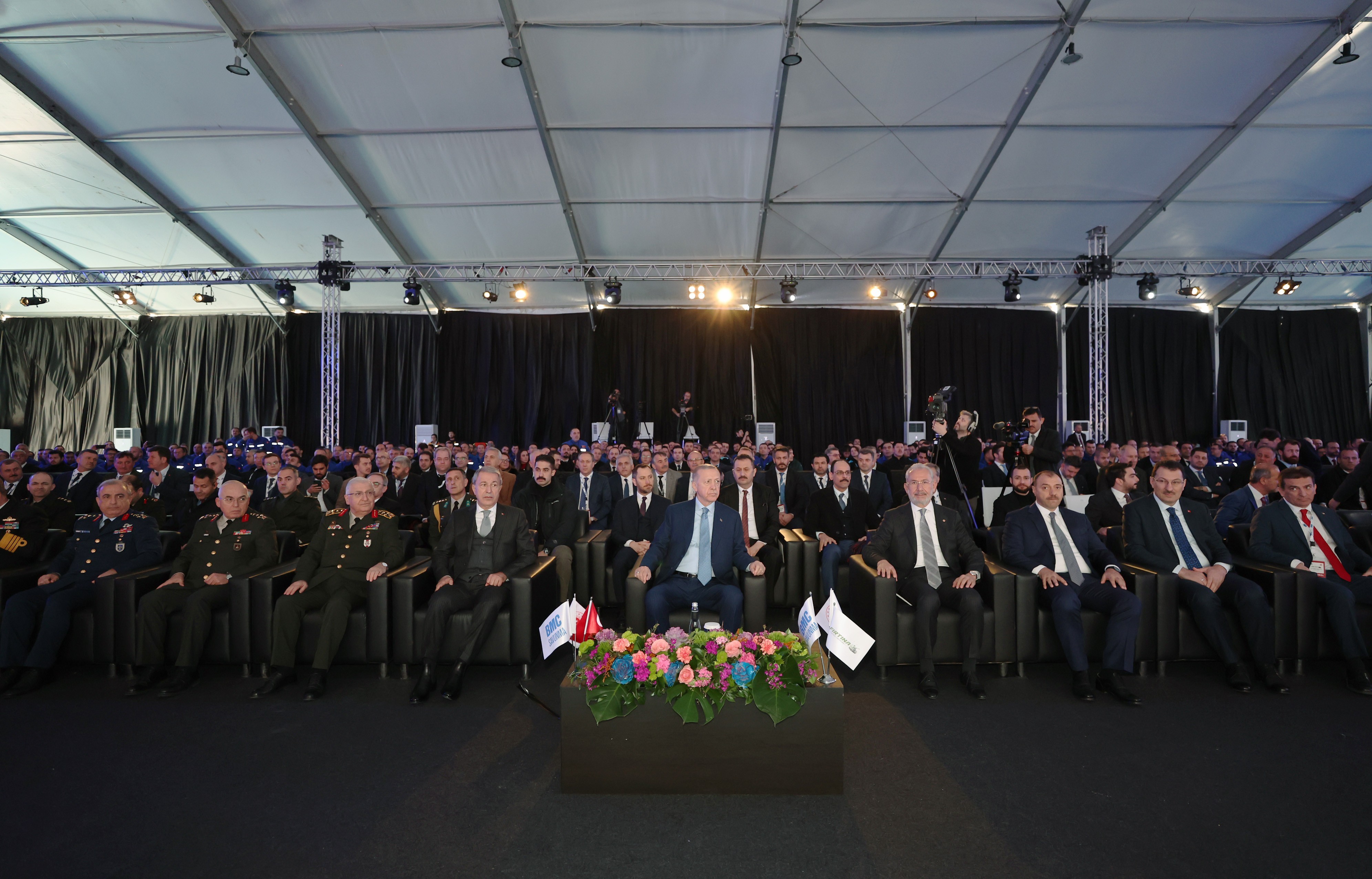 Cumhurbaşkanı Erdoğan: '2023 çok mühim gelişmelerin yaşandığı, müjdelerle dolu bir sene olacak'