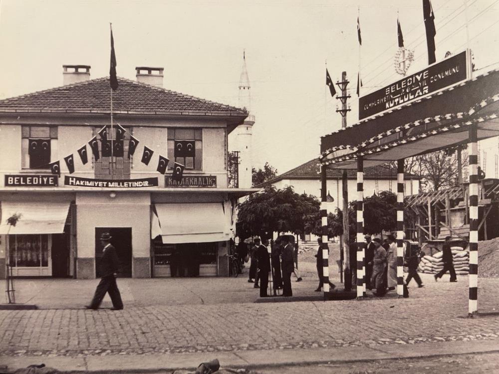 Sakarya'nın eski fotoğrafları, görenleri tarih yolculuğuna çıkarıyor