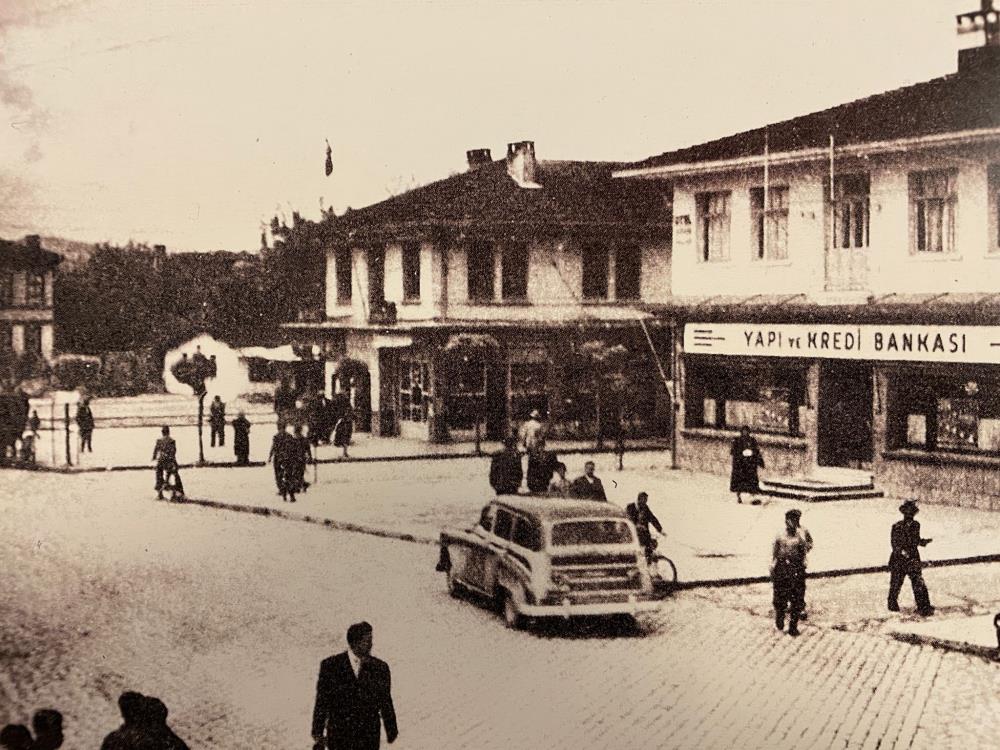 Sakarya'nın eski fotoğrafları, görenleri tarih yolculuğuna çıkarıyor