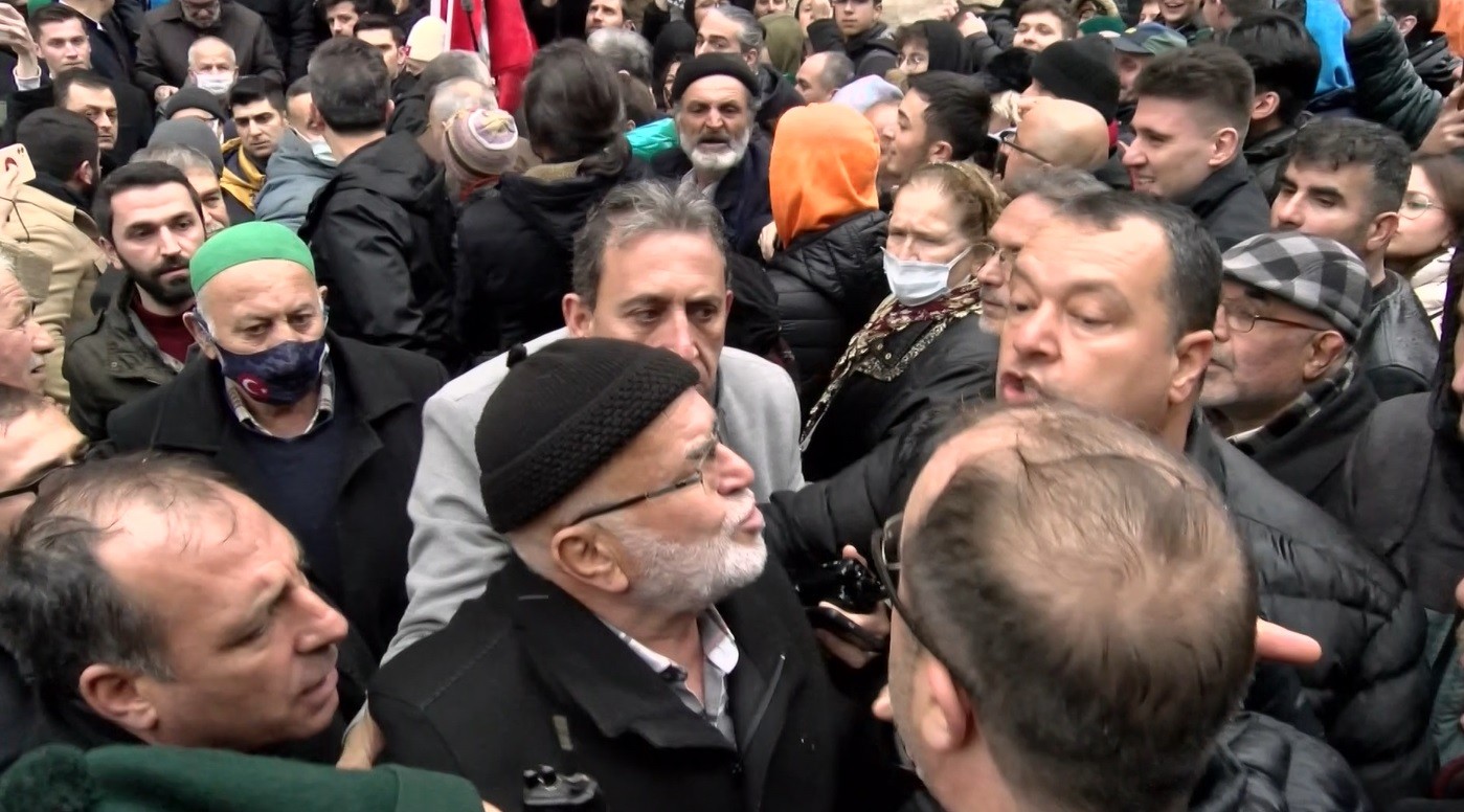 Ekrem İmamoğlu Bursa Kapalı Çarşıda Başkan Erdoğan sloganlarıyla karşılandı