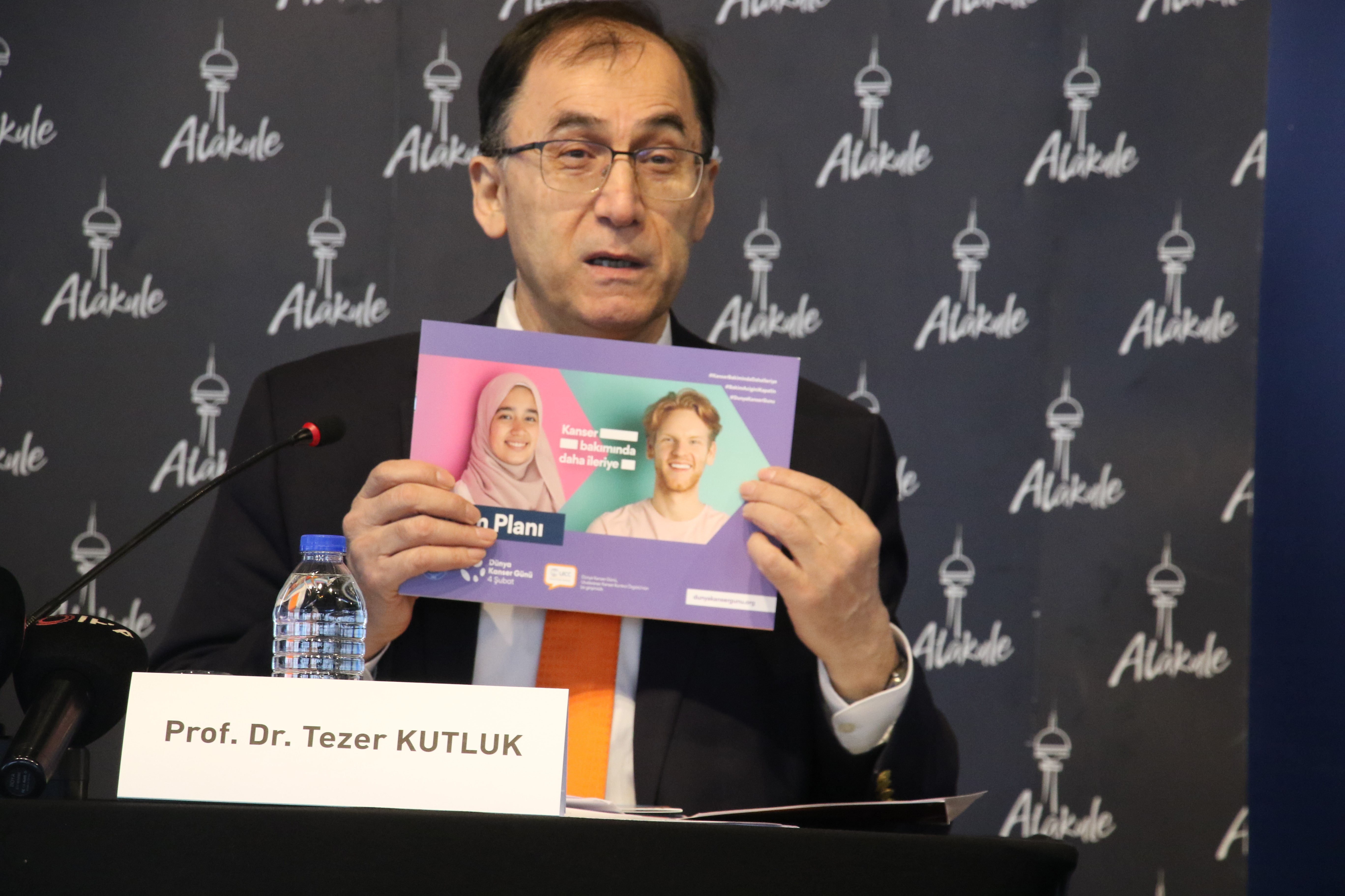 Prof. Dr. Kutluk: 'Özellikle vücut kitle endeksi yüksek olan kişilerde belli kanser türleri yüksek görünüyor'