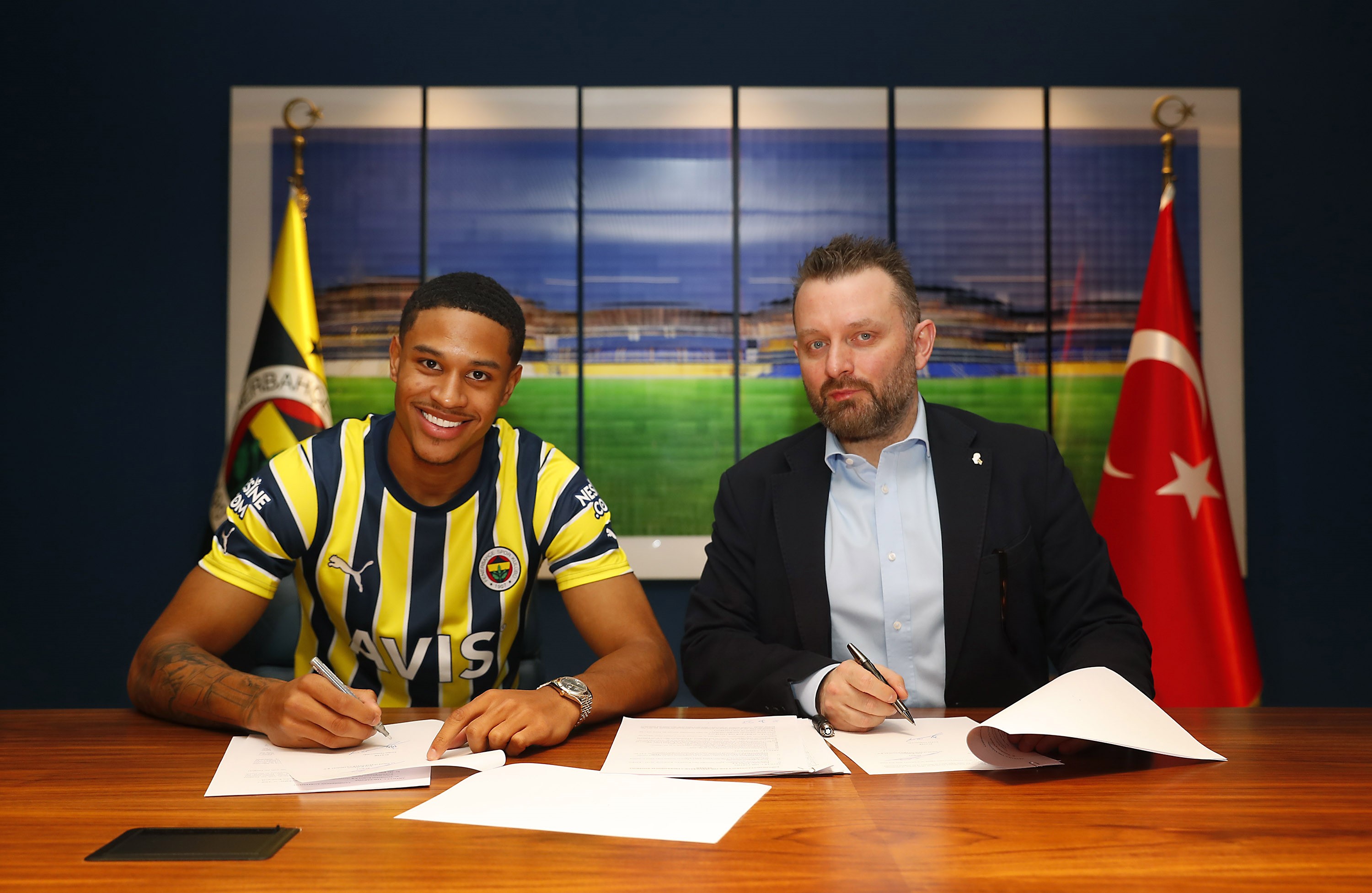 Jayden Quinn Oosterwolde resmen Fenerbahçe'de