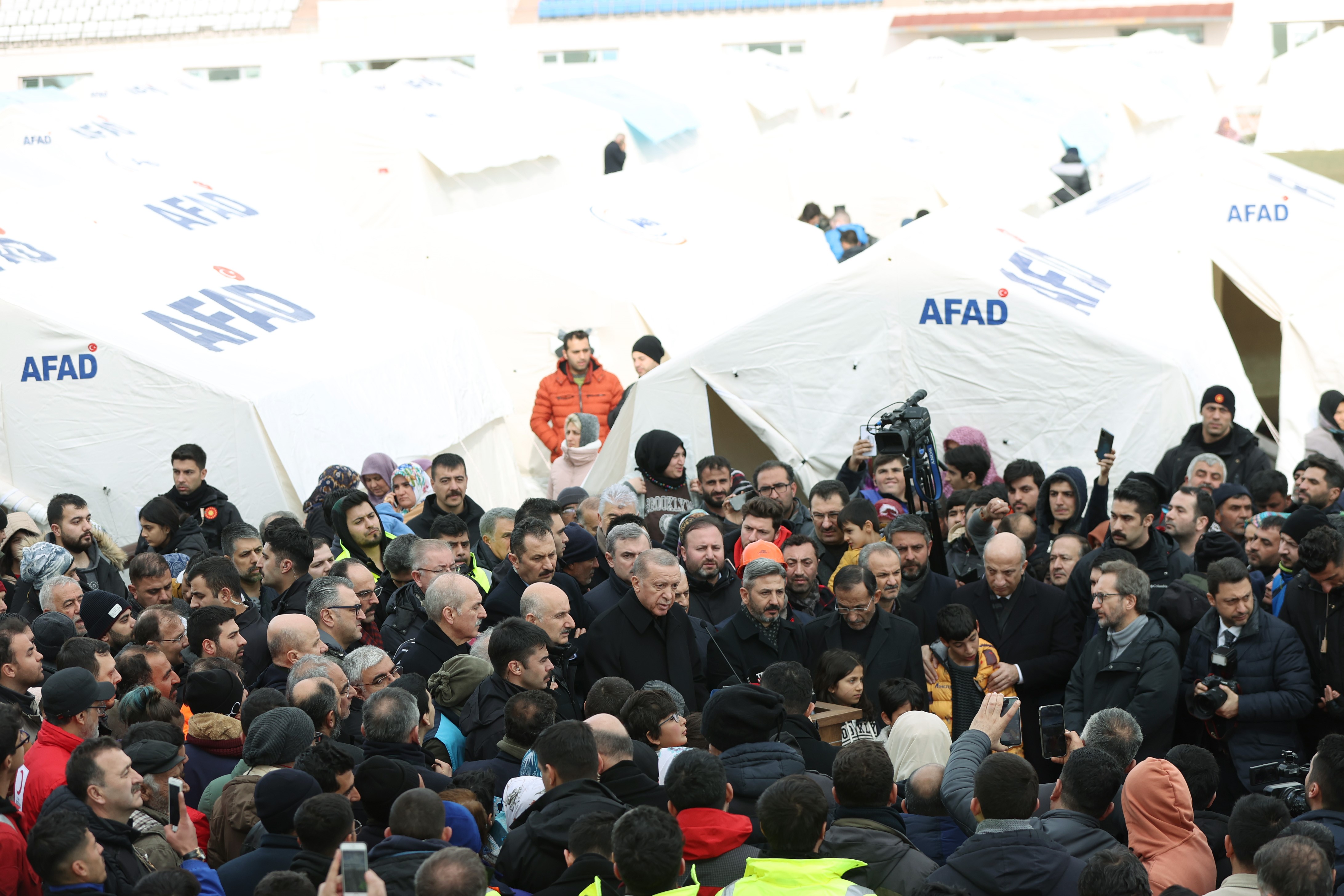 Cumhurbaşkanı Erdoğan: 'Bir yıllık kira bedelini ödeyeceğiz'