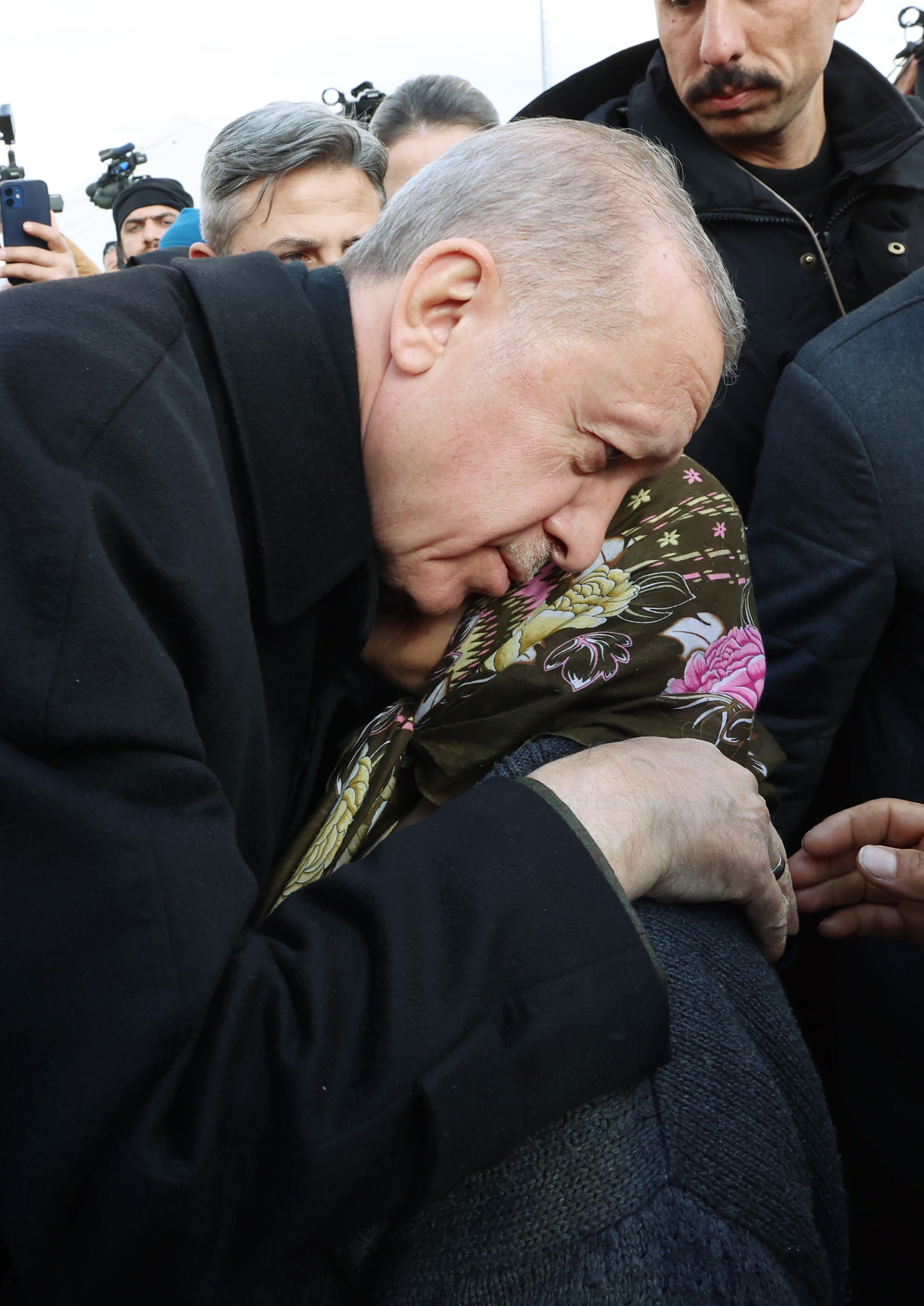 Cumhurbaşkanı Erdoğan: 'Bir yıllık kira bedelini ödeyeceğiz'