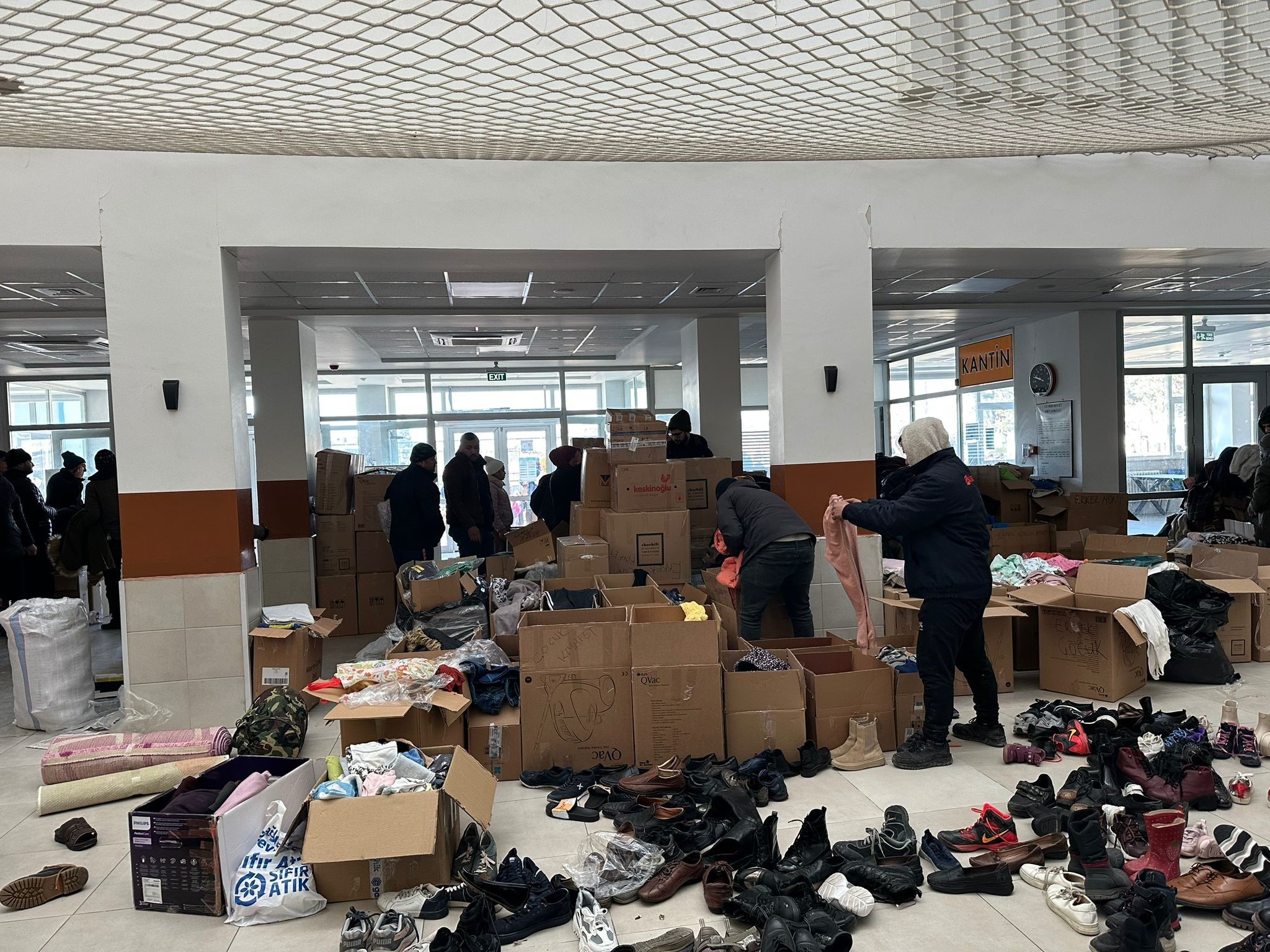 İhlas Vakfı’nın yardım tırları deprem bölgesinde