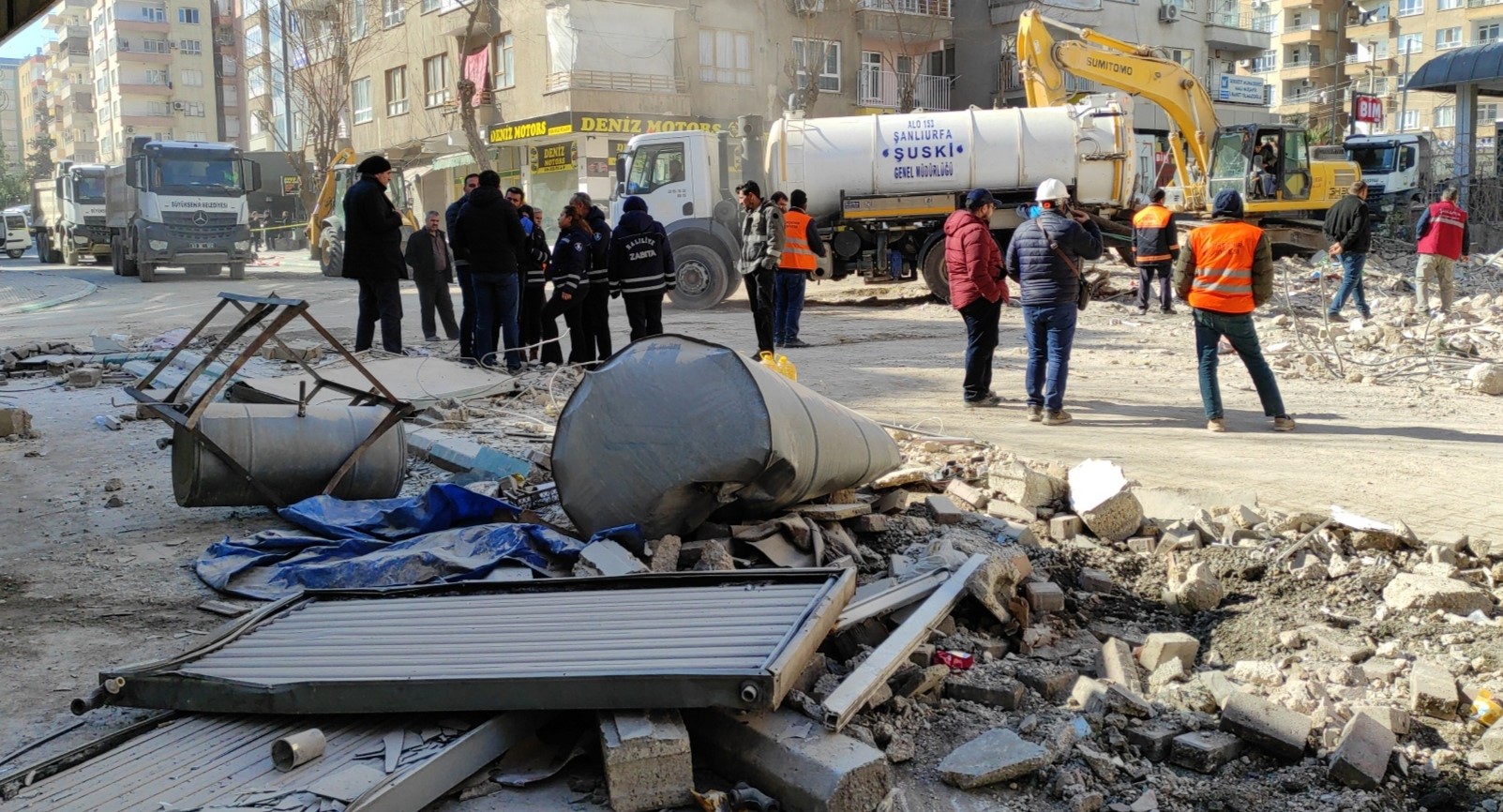 Deprem soruşturmasında gözaltı kararı verilen 14 kişiden 3’ü enkaz altında kalarak öldü