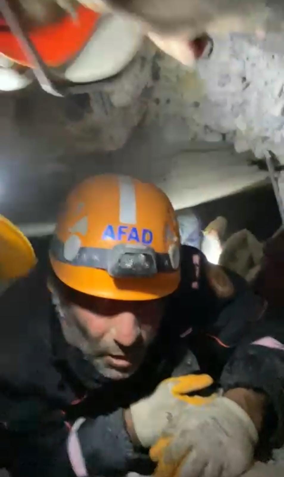 Muş AFAD ekipleri 9 yaşındaki Yücel’i 9 gün sonra kurtardı