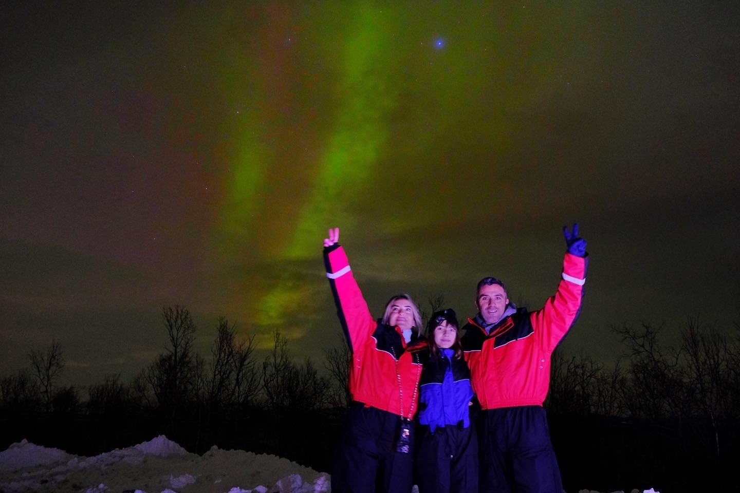 Eksi 40 derecede kilometrelerce yolu kuzey ışıklarını görmek için gidiyorlar